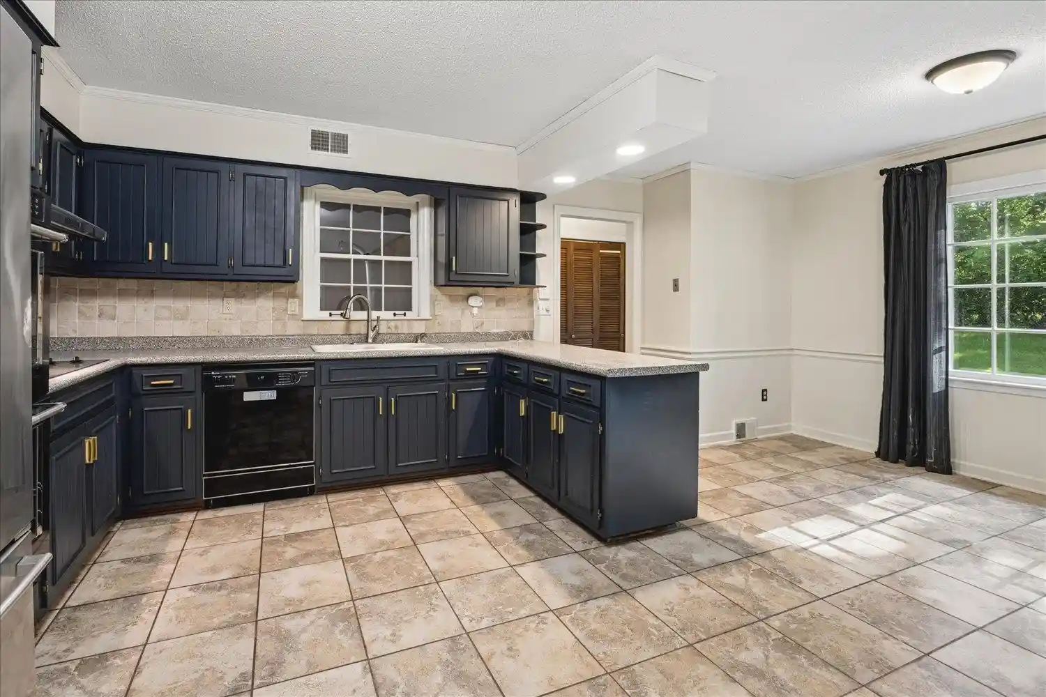 Photo 2 of Single family home for sale at 2696 Mcvay Rd, Memphis, TN 38119 | MLS# 10225511 | Listing updated on 2026-08-11