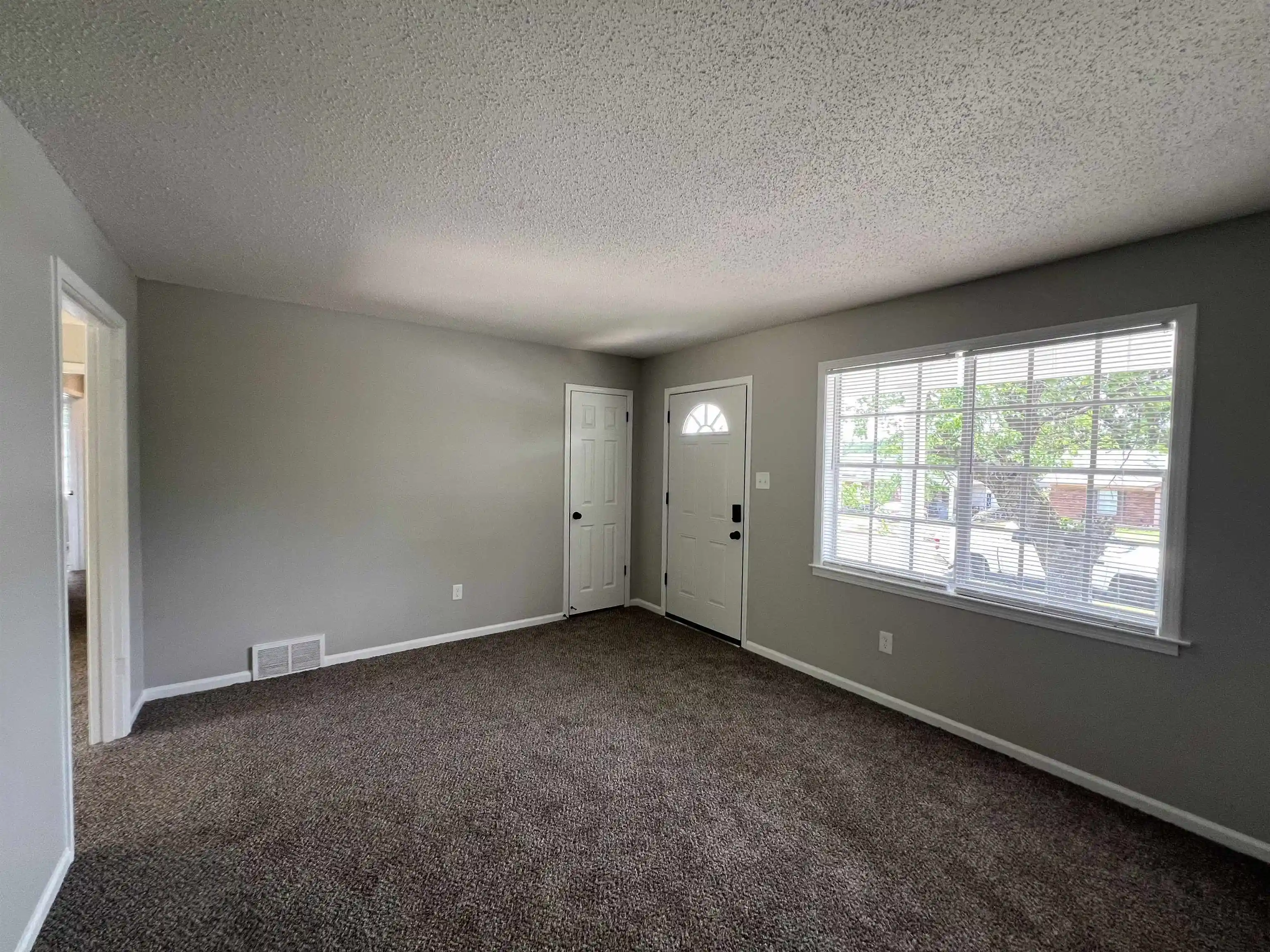 Photo 2 of Sale Pending at 4562 Sundown Ln, Memphis, TN 38109 | MLS# 10225529 | Listing updated on 2026-07-08