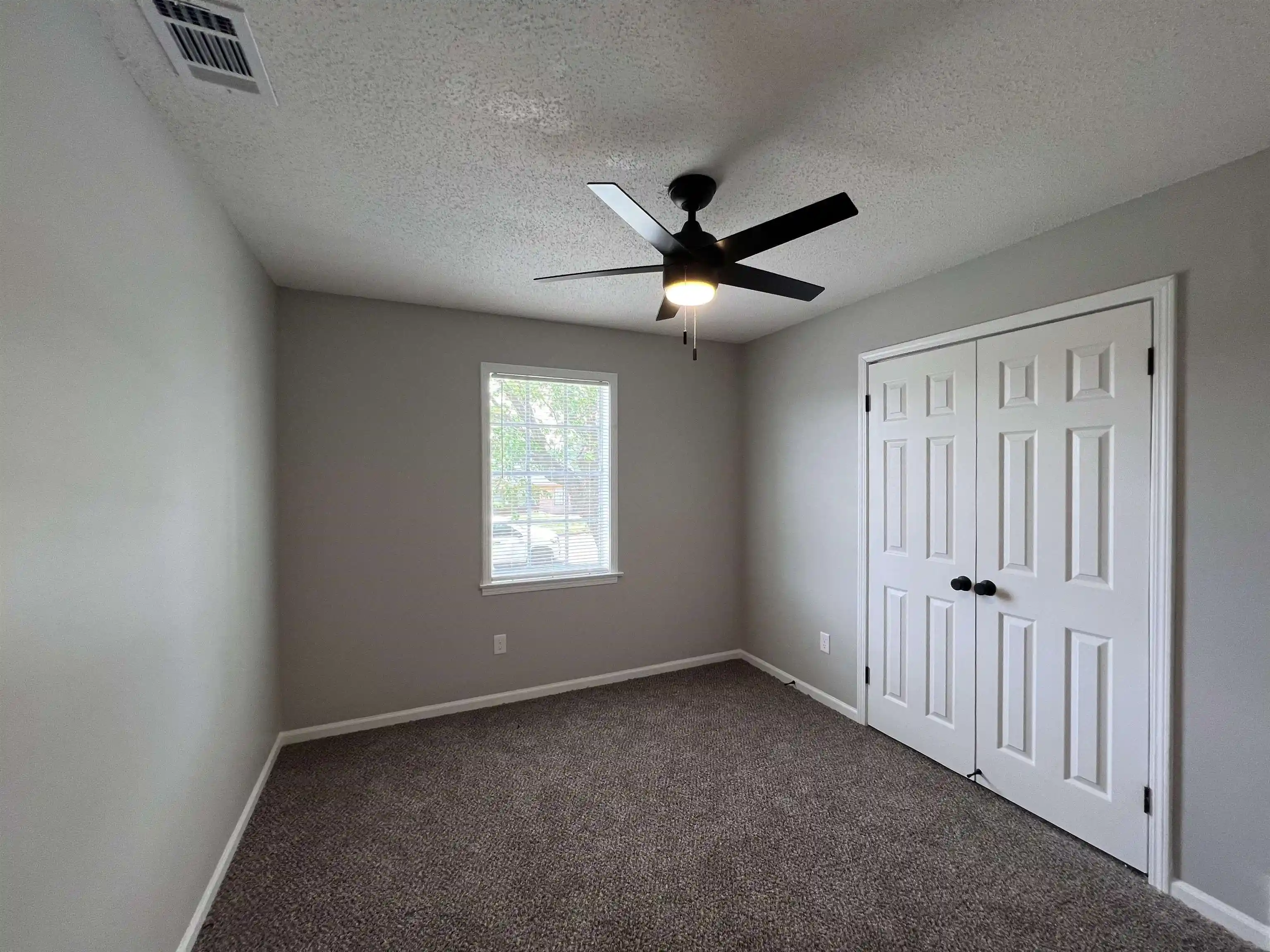 Photo 3 of Sale Pending at 4562 Sundown Ln, Memphis, TN 38109 | MLS# 10225529 | Listing updated on 2026-07-08