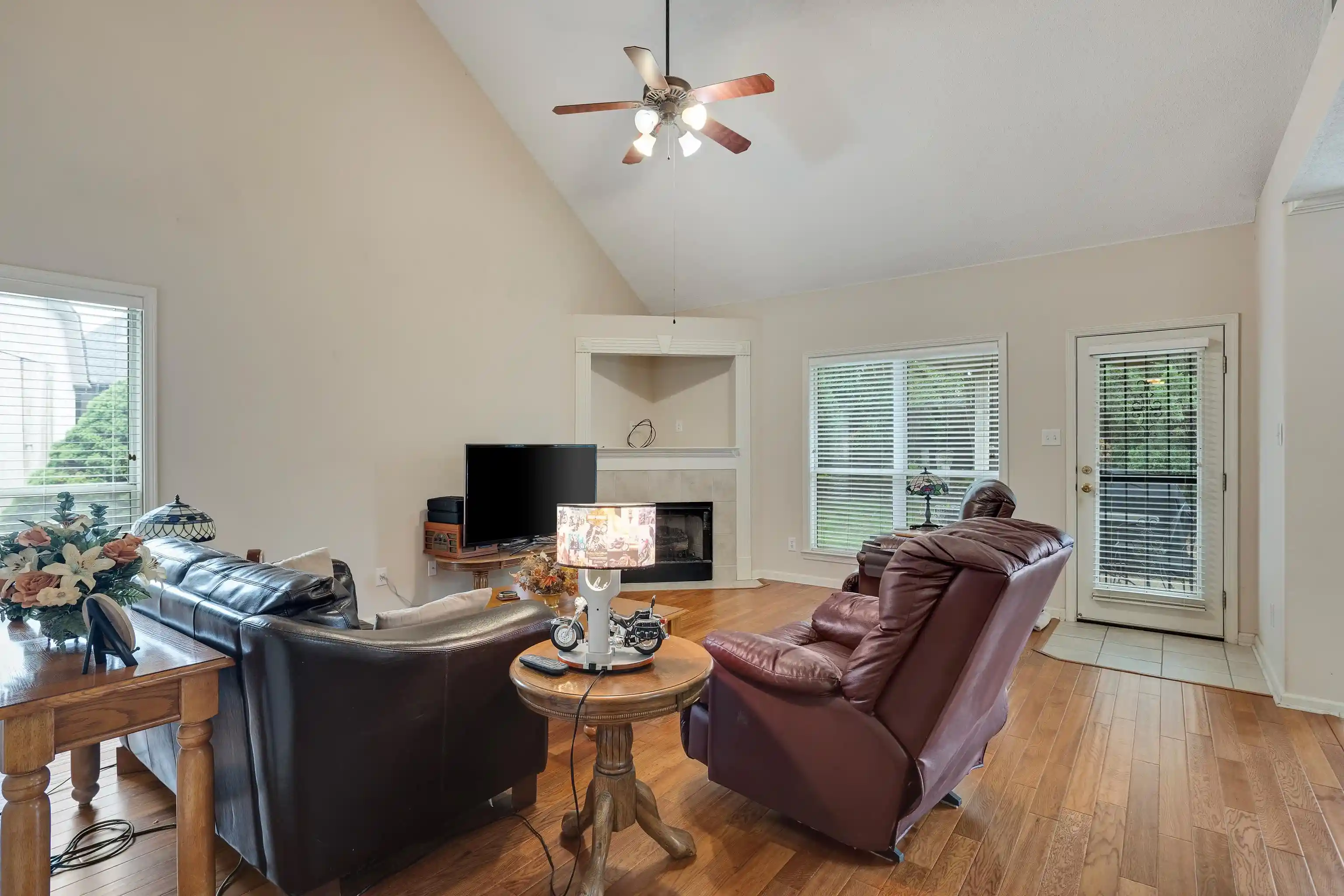 Photo 3 of Single family home for sale at 3446 Wolf Spring Ln, Bartlett, TN 38133 | MLS# 10225570 | Listing updated on 2026-10-07