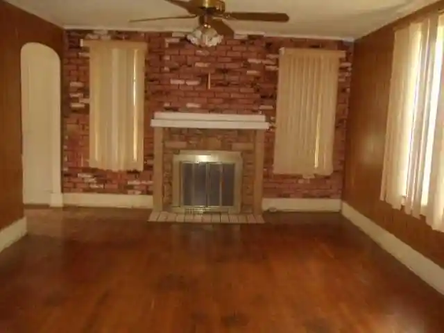 Photo 3 of Townhouse for sale at 864 Dickinson St, Memphis, TN 38107 | MLS# 10225574 | Listing updated on 2026-09-23