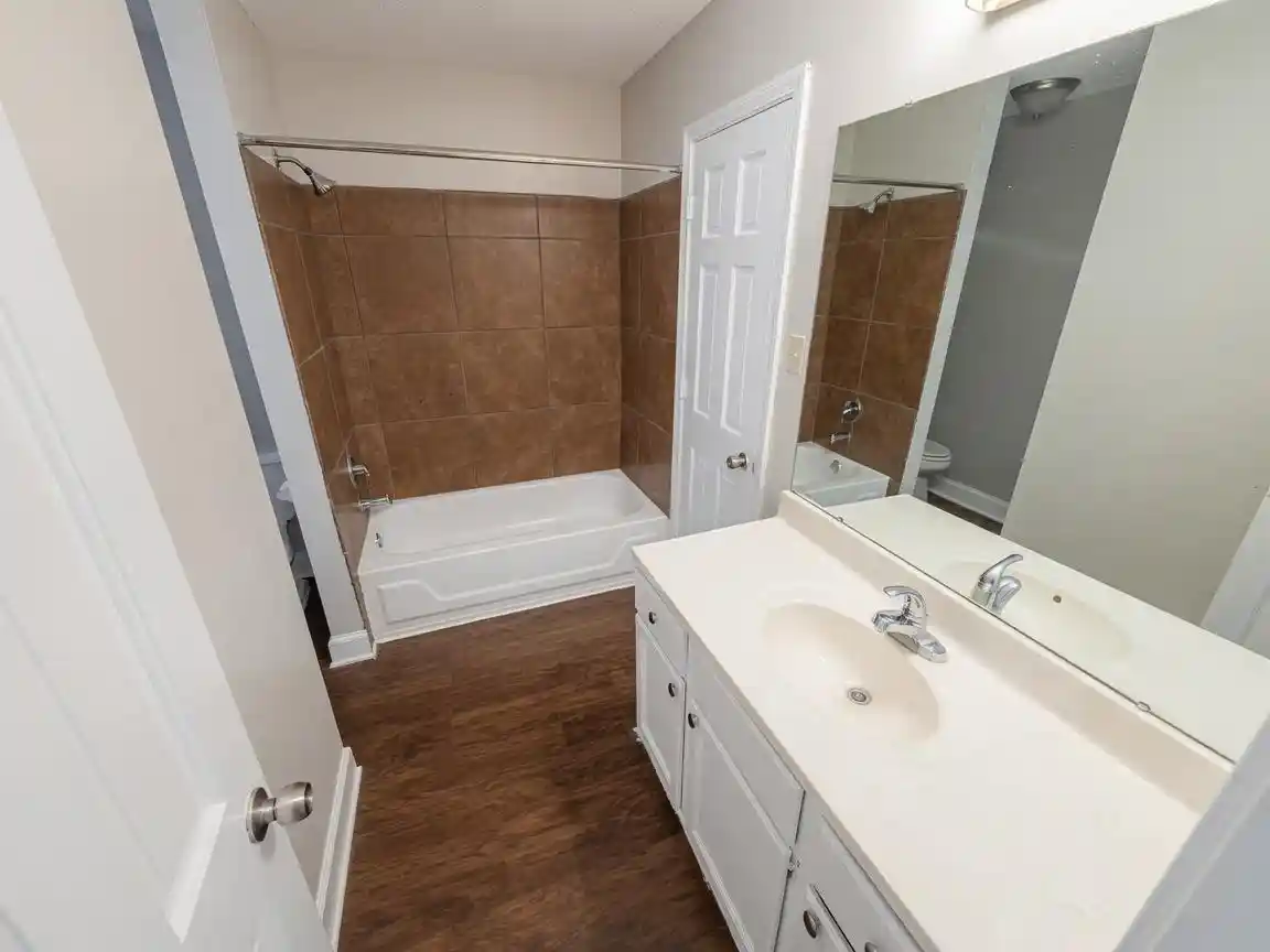 Photo 2 of Townhouse for sale at 5549 Blossom Ln, Memphis, TN 38115 | MLS# 10225604 | Listing updated on 2026-09-11