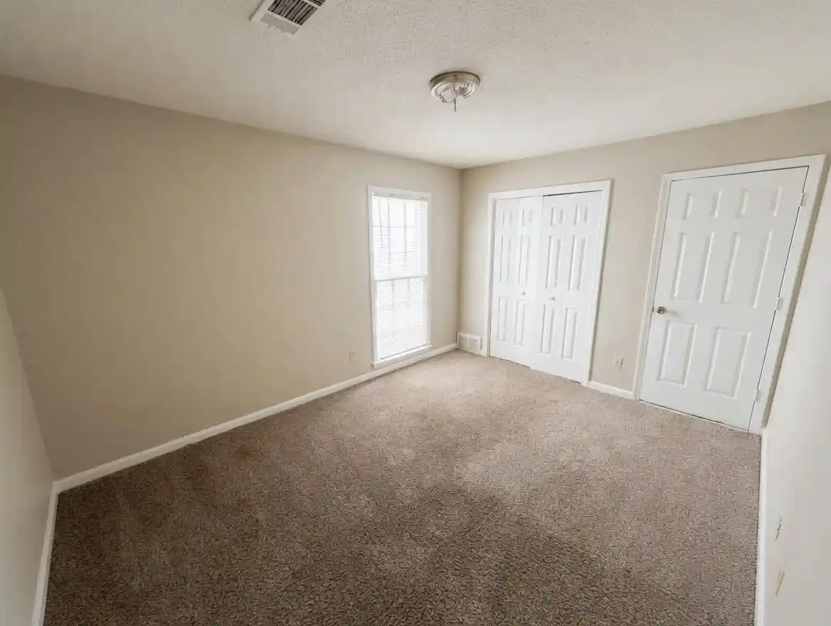 Photo 3 of Townhouse for sale at 5549 Blossom Ln, Memphis, TN 38115 | MLS# 10225604 | Listing updated on 2026-09-11