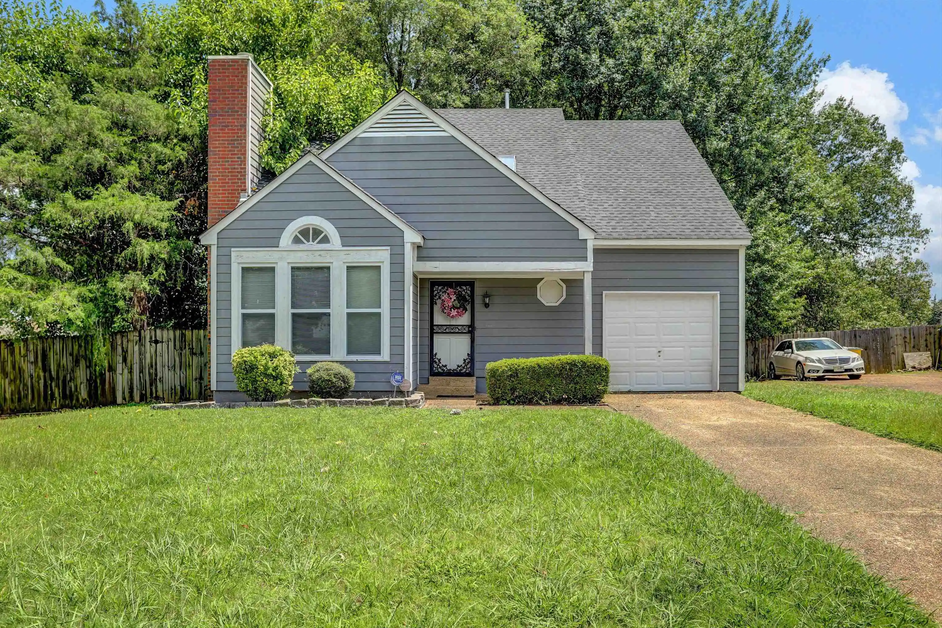 Photo 1 of Sale Pending at 5020 Arbor Lake Dr, Memphis, TN 38141 | MLS# 10225613 | Listing updated on 2026-07-14