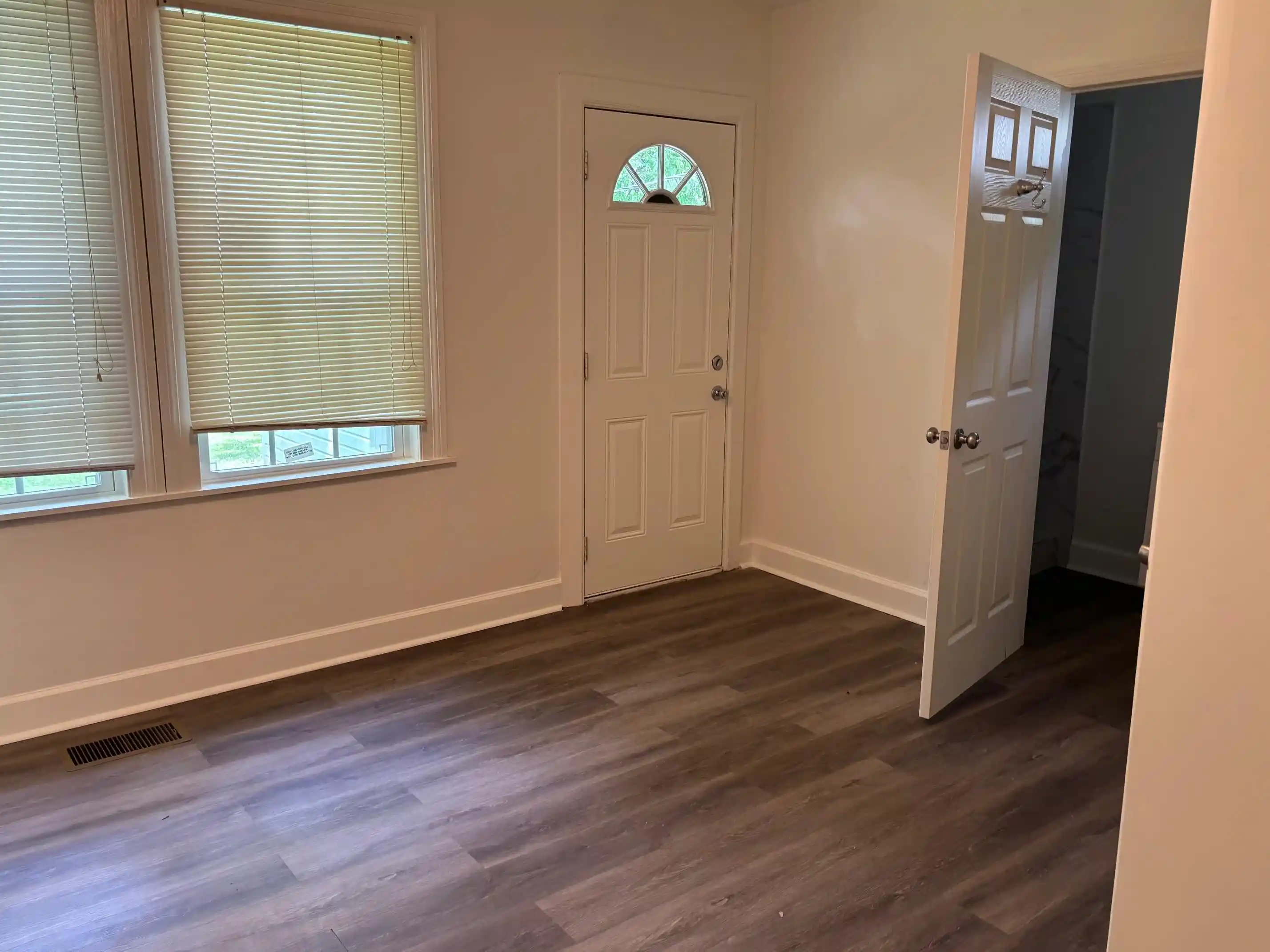 Photo 2 of Single family home for sale at 3750 Kearney Ave, Memphis, TN 38111 | MLS# 10225631 | Listing updated on 2026-07-08