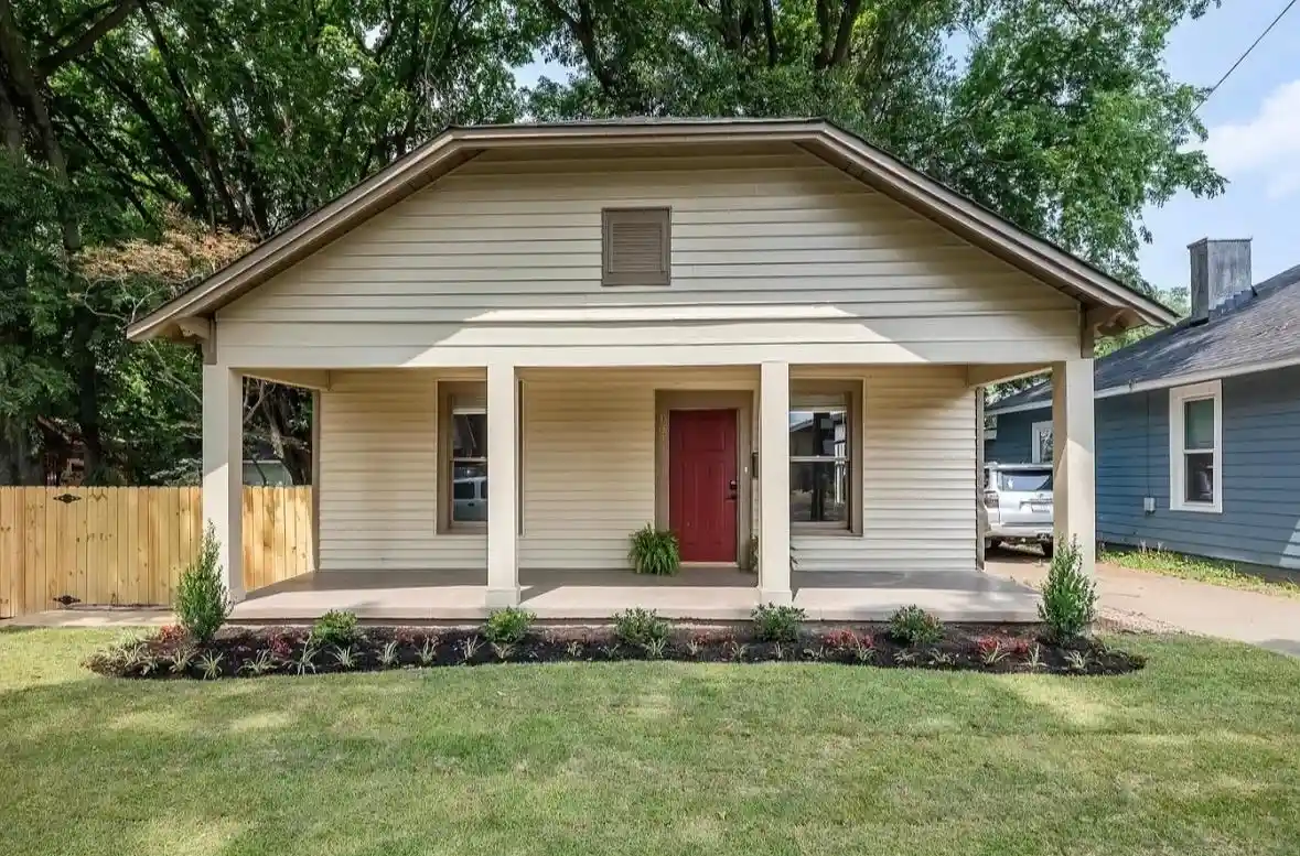 Photo 1 of Single family home for sale at 1033 Bruce St, Memphis, TN 38104 | MLS# 10225632 | Listing updated on 2026-10-08