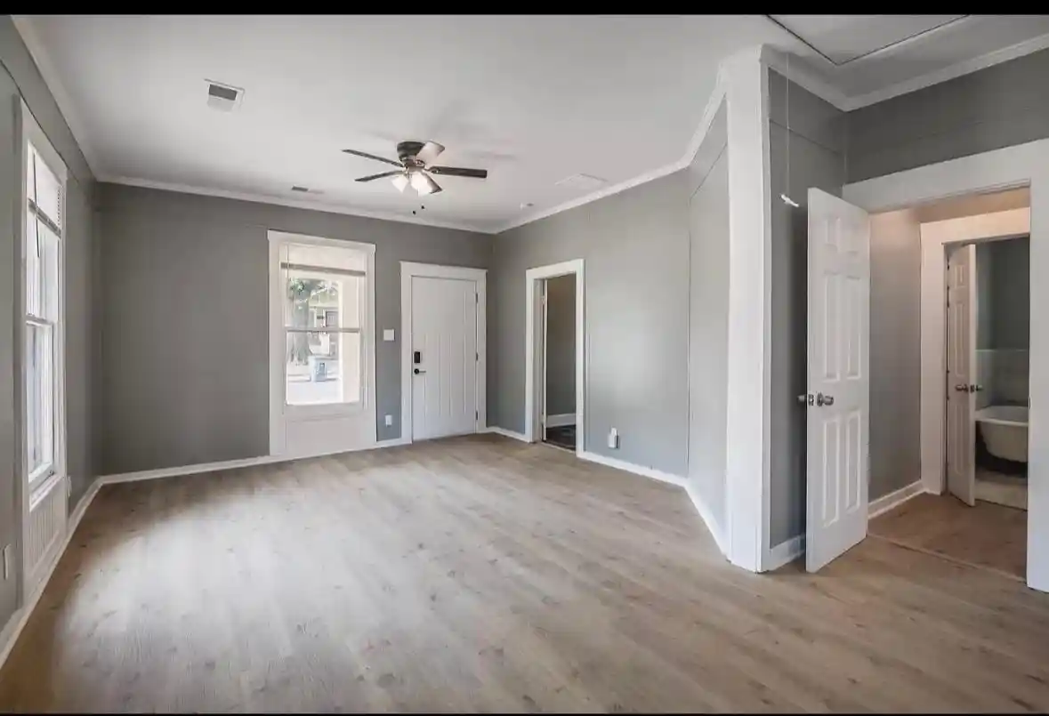 Photo 4 of Single family home for sale at 1033 Bruce St, Memphis, TN 38104 | MLS# 10225632 | Listing updated on 2026-10-08