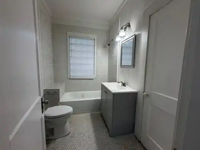 Photo 2 of Single family home for sale at 1073 Bruce St, Memphis, TN 38104 | MLS# 10225633 | Listing updated on 2026-07-08