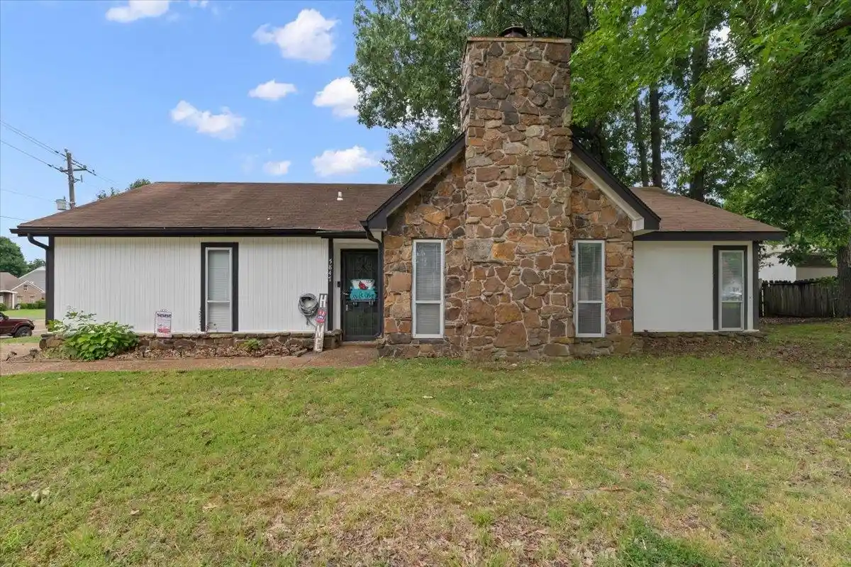 Photo 1 of Single family home for sale at 5847 Bobbitt Dr, Bartlett, TN 38134 | MLS# 10225640 | Listing updated on 2026-08-06