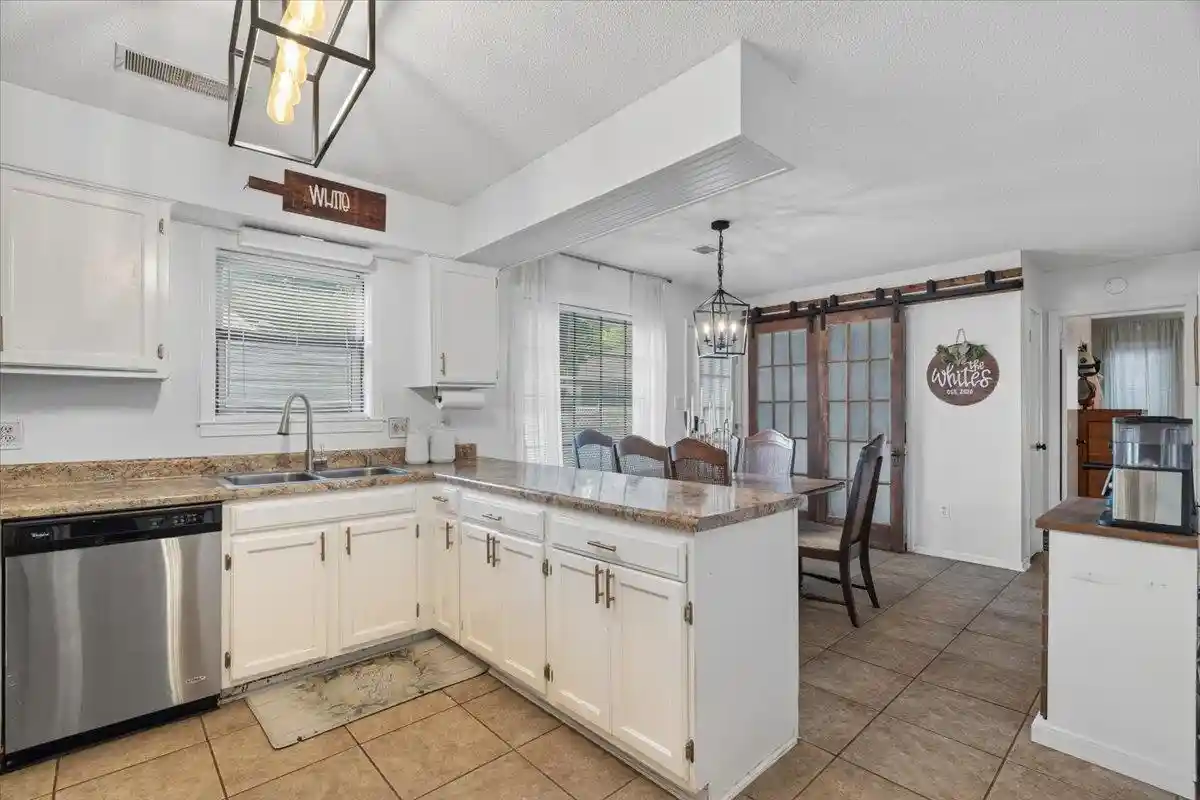 Photo 4 of Single family home for sale at 5847 Bobbitt Dr, Bartlett, TN 38134 | MLS# 10225640 | Listing updated on 2026-08-06