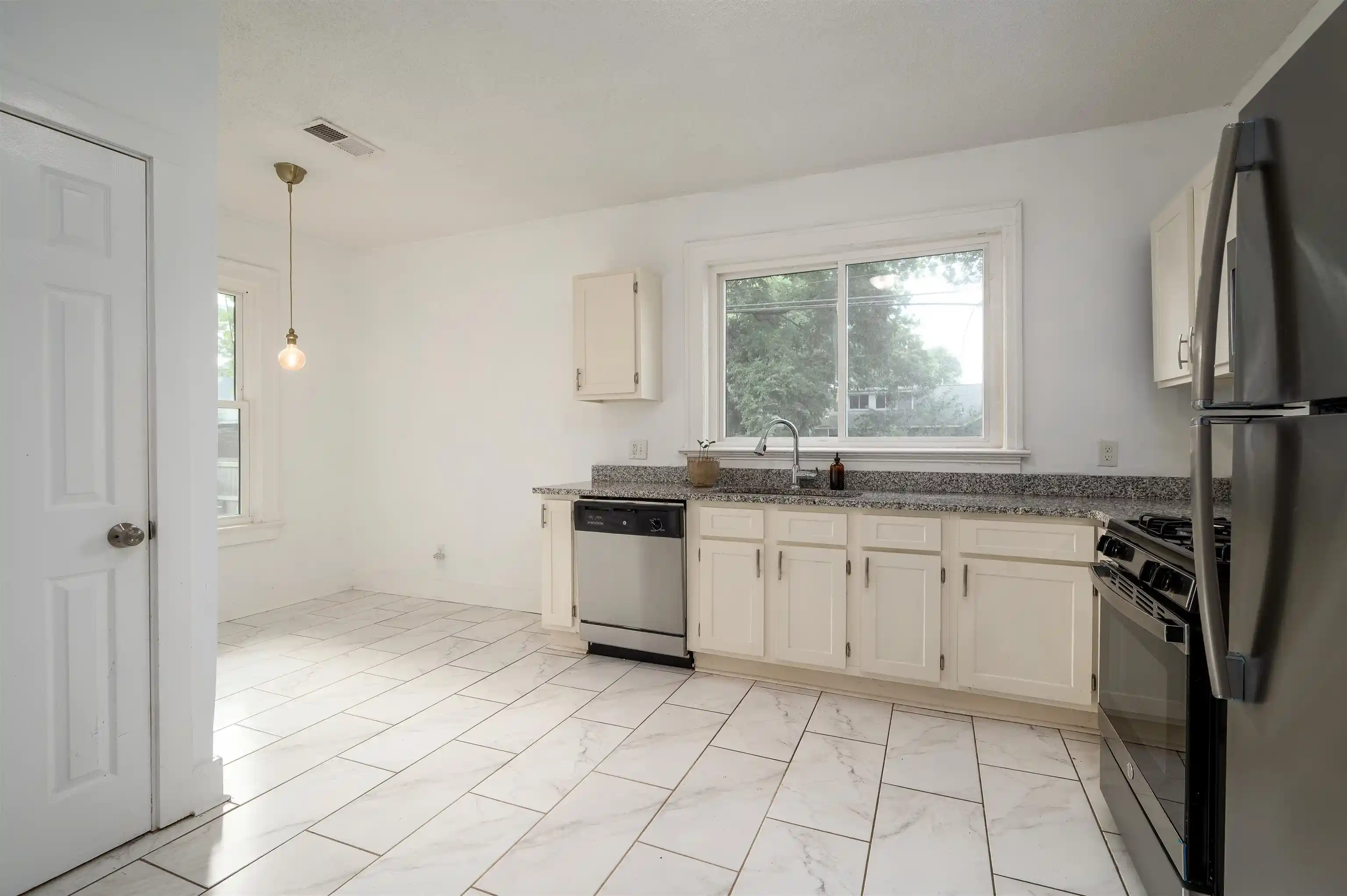 Photo 2 of Single family home for sale at 855 Maury St, Memphis, TN 38107 | MLS# 10225670 | Listing updated on 2026-09-02