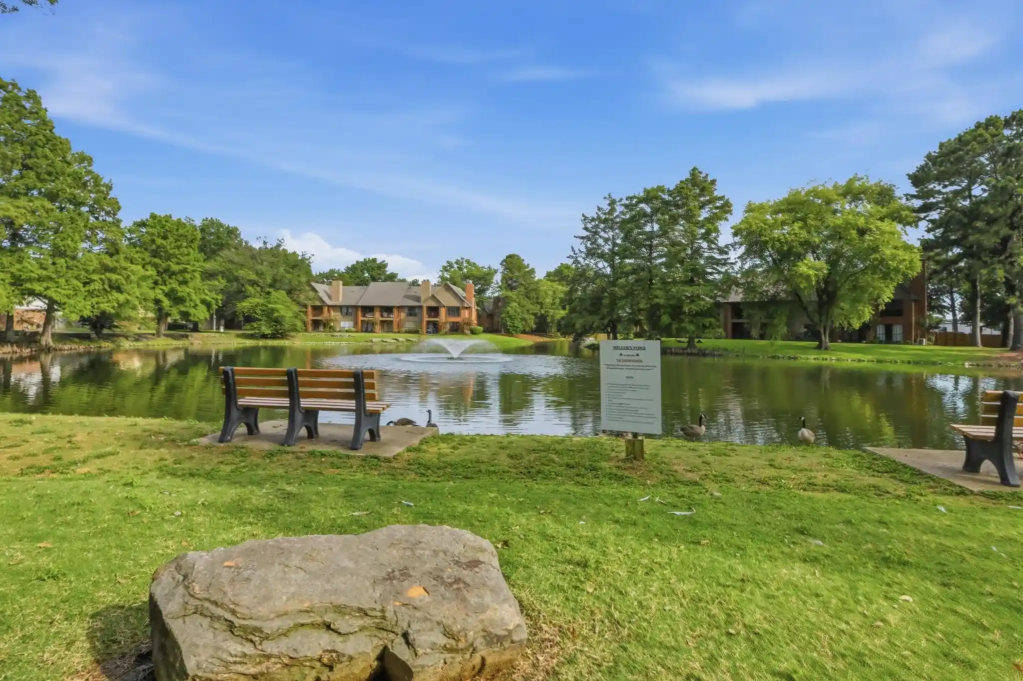 Photo 1 of Sale Pending at 2957 S Pondside Dr, Memphis, TN 38119 | MLS# 10225672 | Listing updated on 2026-08-24