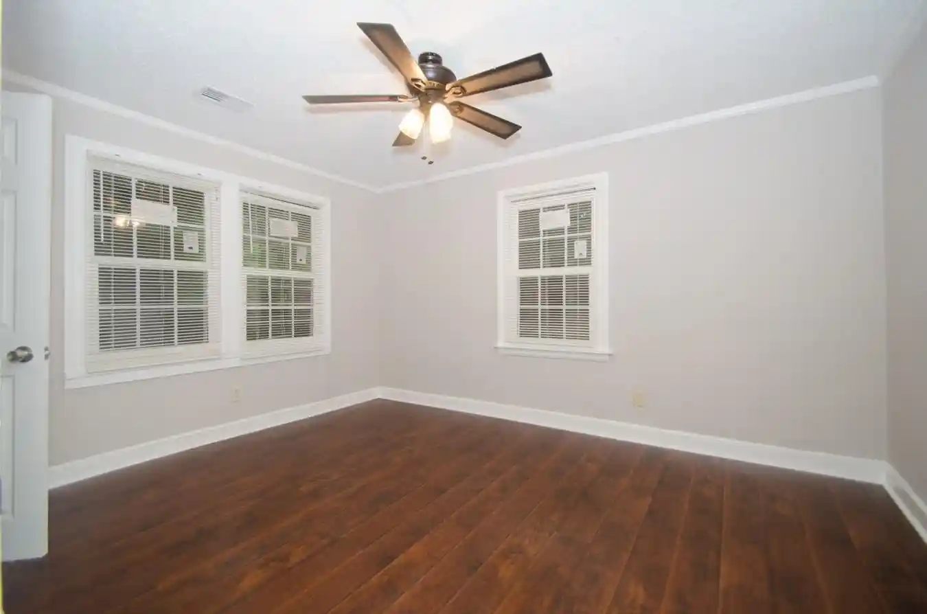 Photo 2 of Single family home for sale at 31 W Biscayne Rd, Memphis, TN 38109 | MLS# 10225678 | Listing updated on 2026-07-13