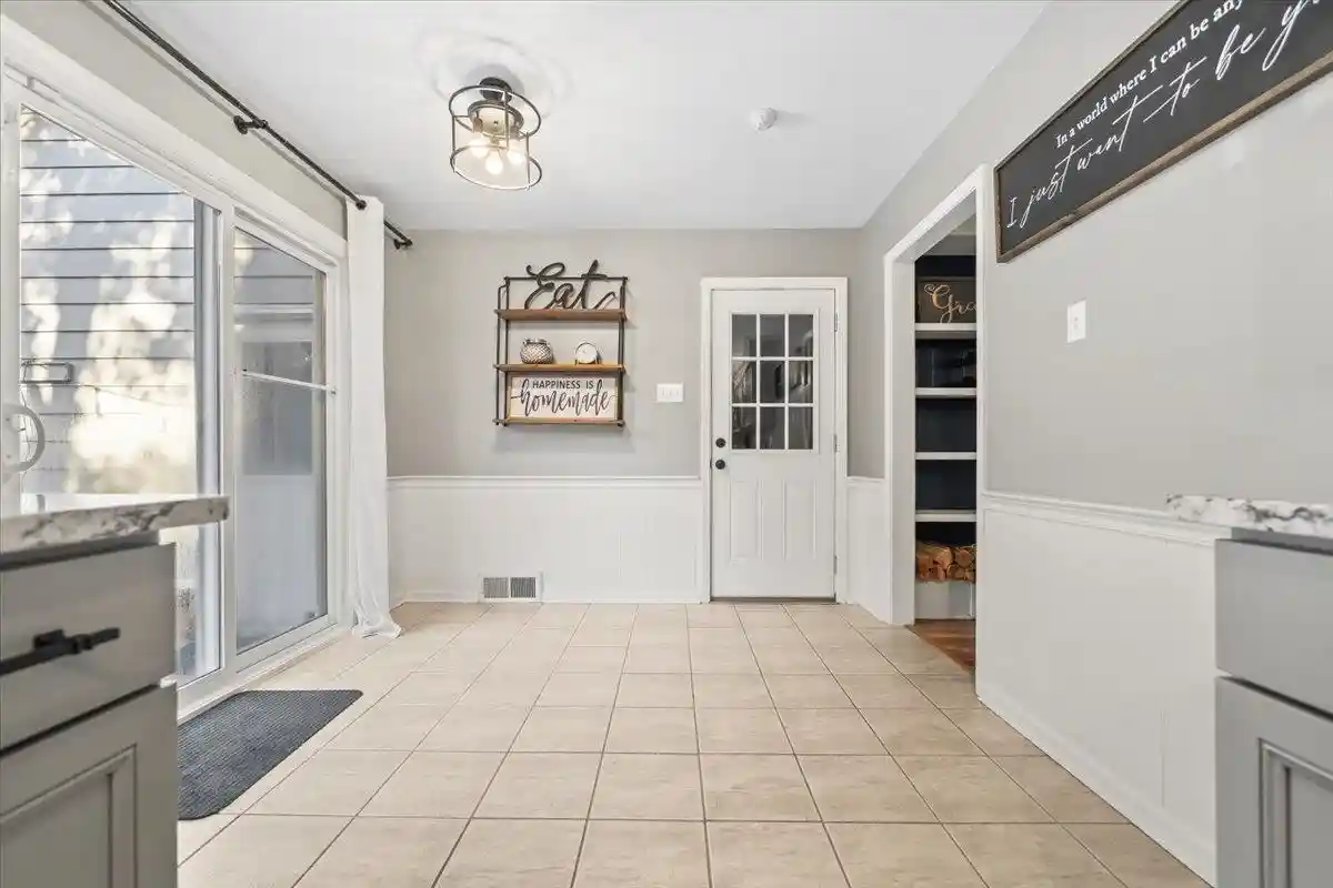 3rd image of 8783 Lower Woods Cv, Germantown, TN 38139 | MLS# 10225685