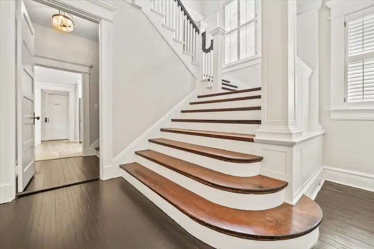 Photo 3 of Single family home for sale at 1354 Vinton Ave, Memphis, TN 38104 | MLS# 10225722 | Listing updated on 2026-10-05