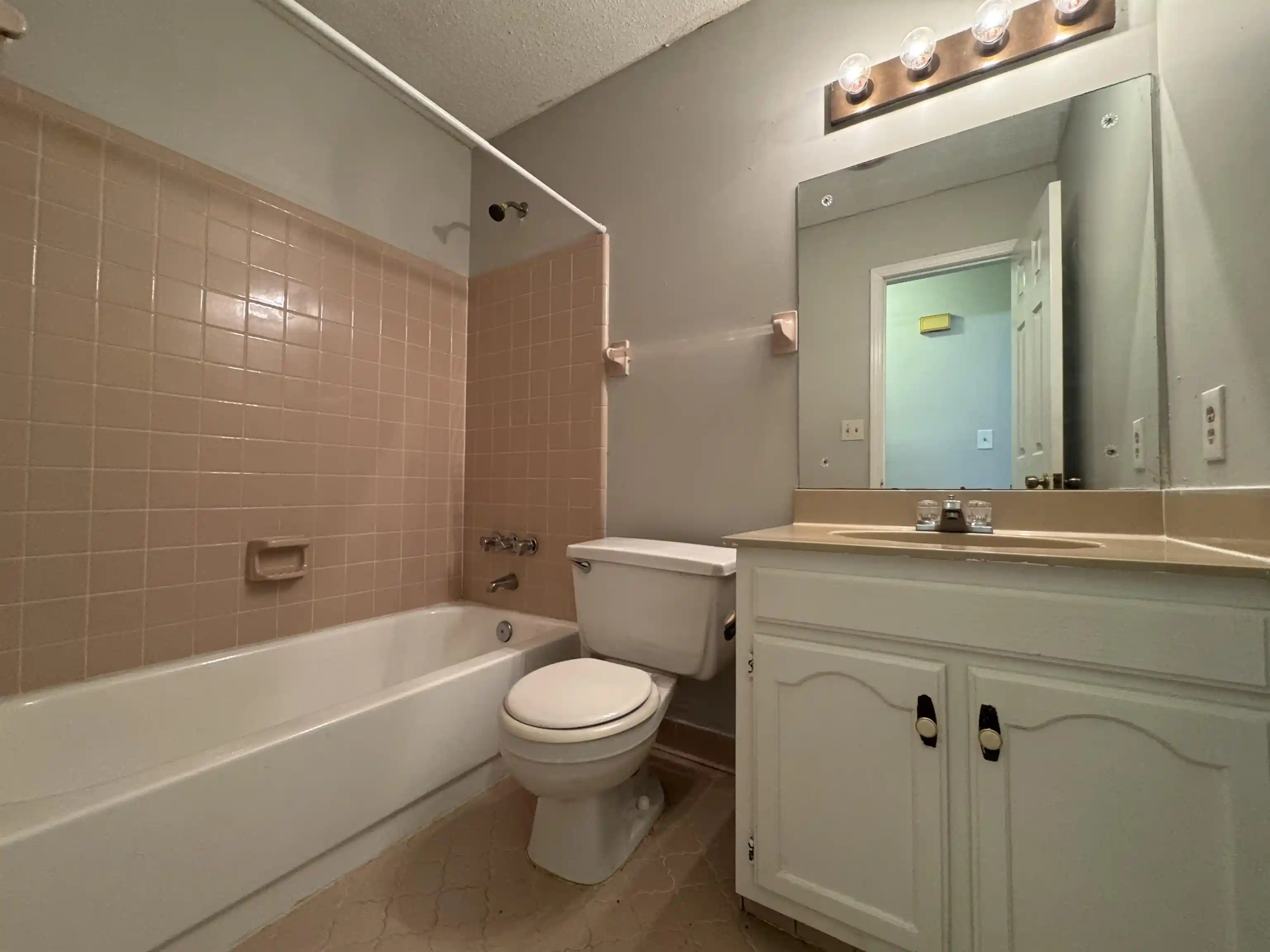 Photo 2 of Sale Pending at 4811 Barkshire Dr, Memphis, TN 38141 | MLS# 10225723 | Listing updated on 2026-07-18