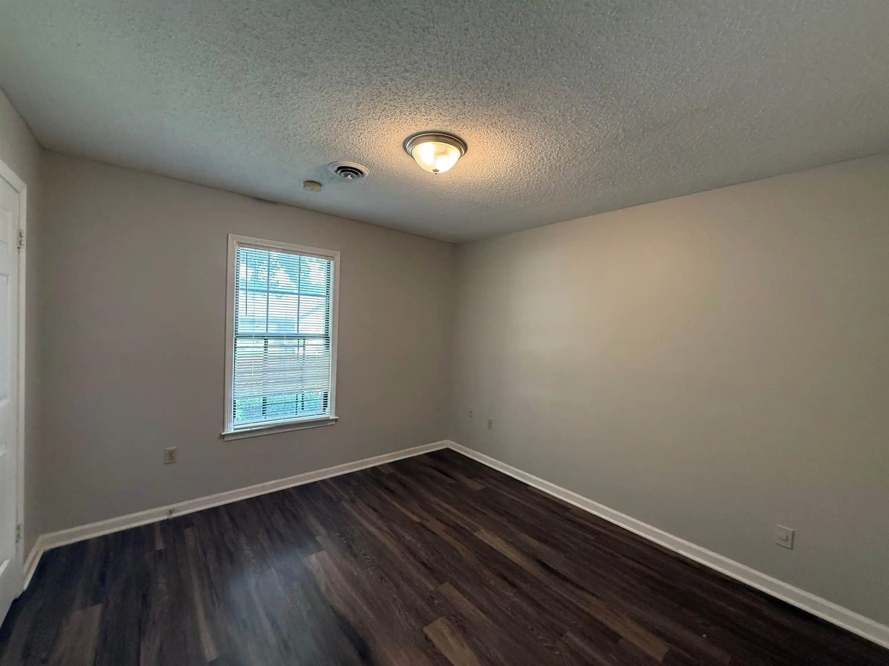 Photo 3 of Sale Pending at 4811 Barkshire Dr, Memphis, TN 38141 | MLS# 10225723 | Listing updated on 2026-07-18