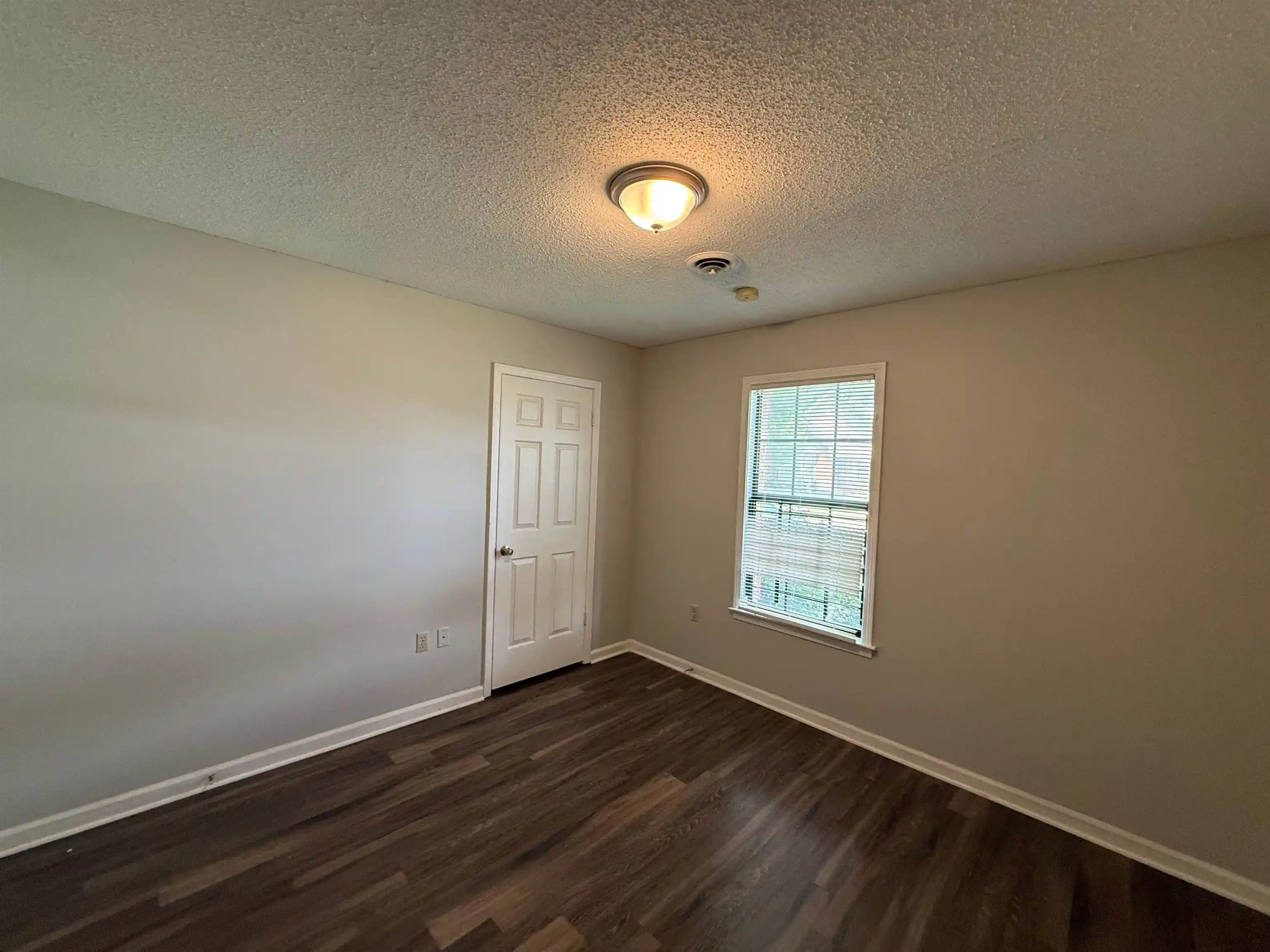 Photo 4 of Sale Pending at 4811 Barkshire Dr, Memphis, TN 38141 | MLS# 10225723 | Listing updated on 2026-07-18