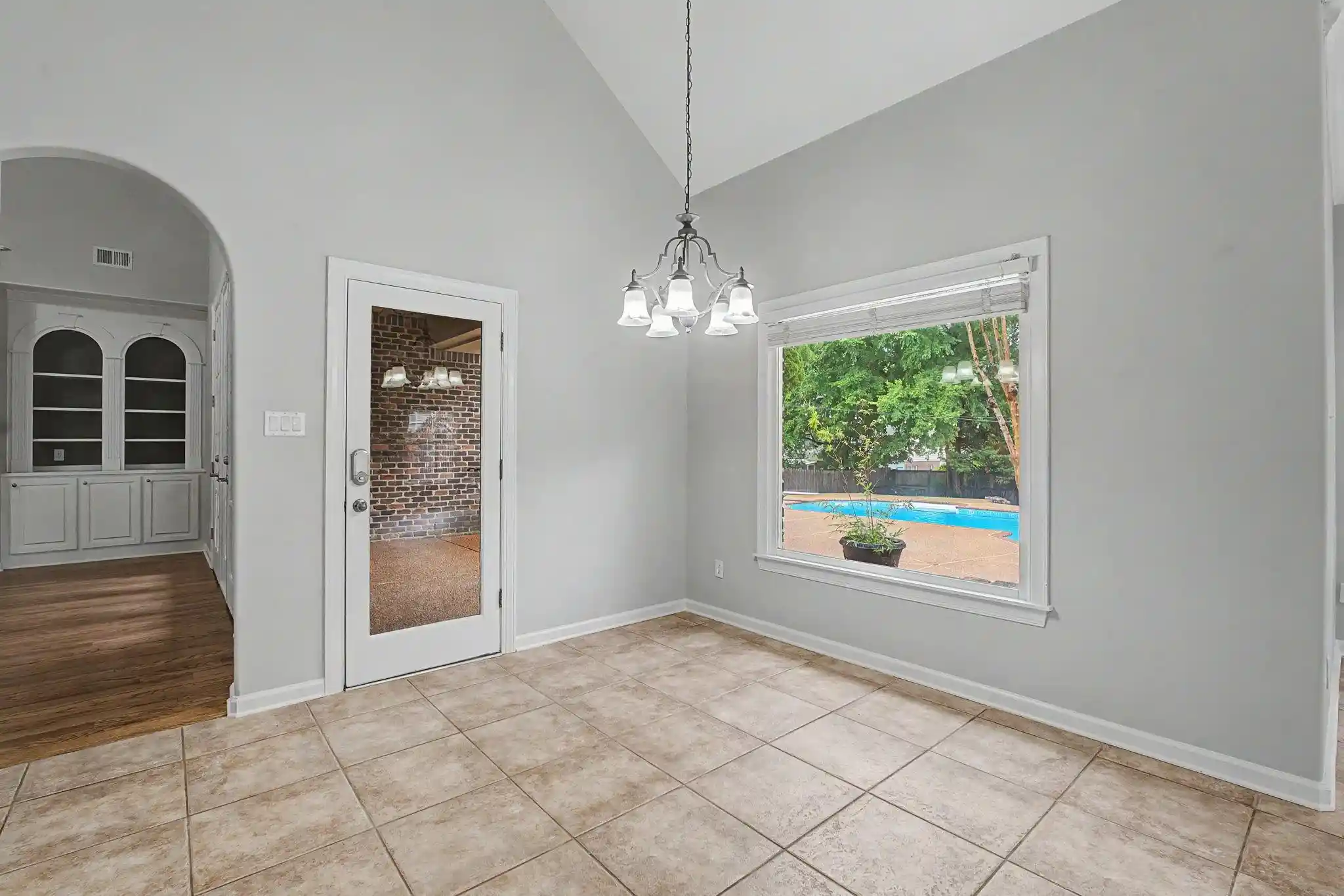 Photo 3 of Sale Pending at 1482 Grand Cypress Dr, Collierville, TN 38017 | MLS# 10225785 | Listing updated on 2026-09-02