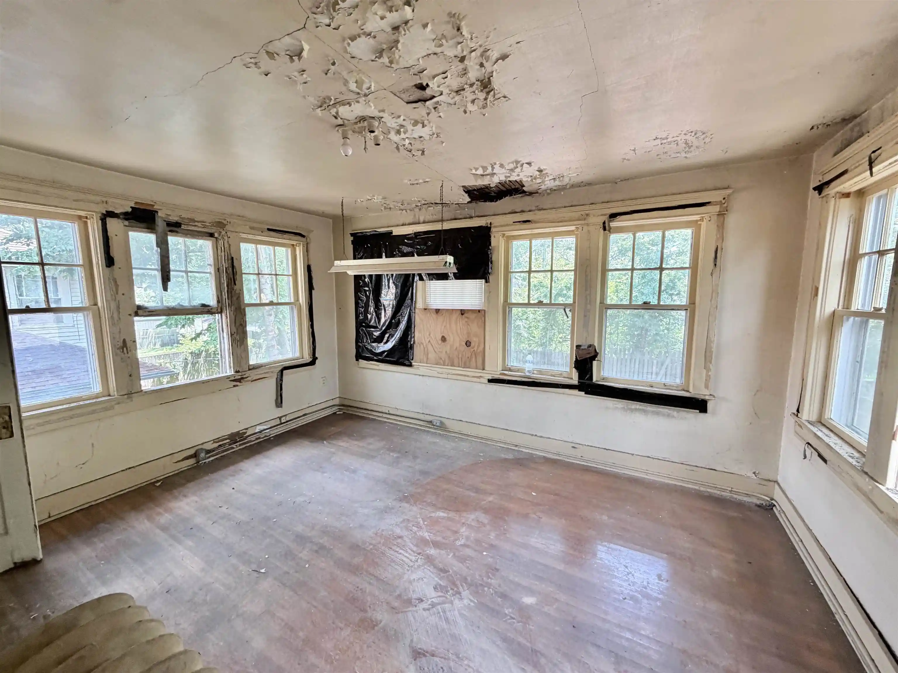 Photo 2 of Single family home for sale at 1961 Mignon Ave, Memphis, TN 38107 | MLS# 10225796 | Listing updated on 2026-08-21