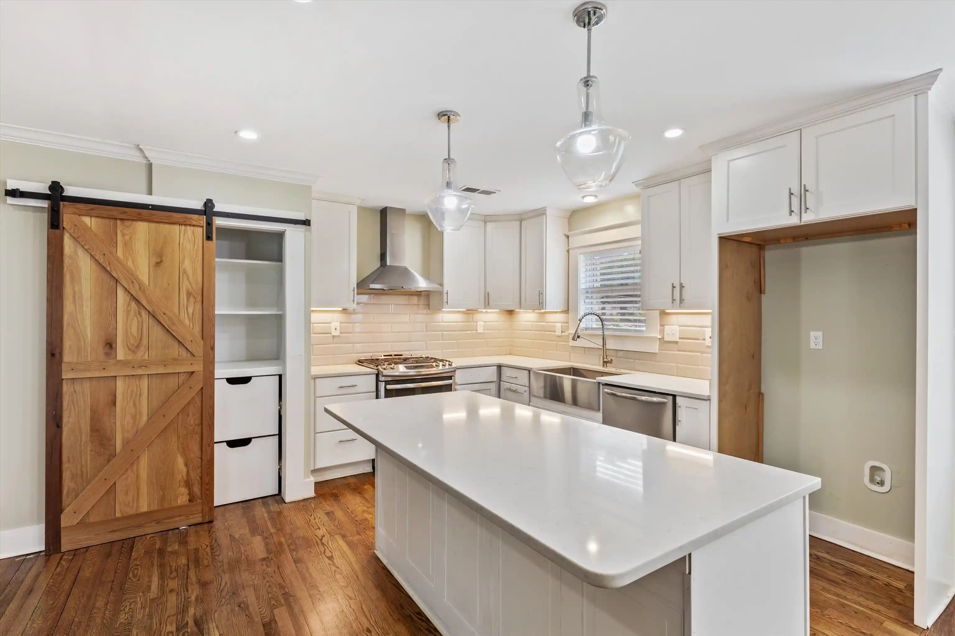Photo 2 of Single family home for sale at 85 S White Sta Rd, Memphis, TN 38117 | MLS# 10225803 | Listing updated on 2026-09-19