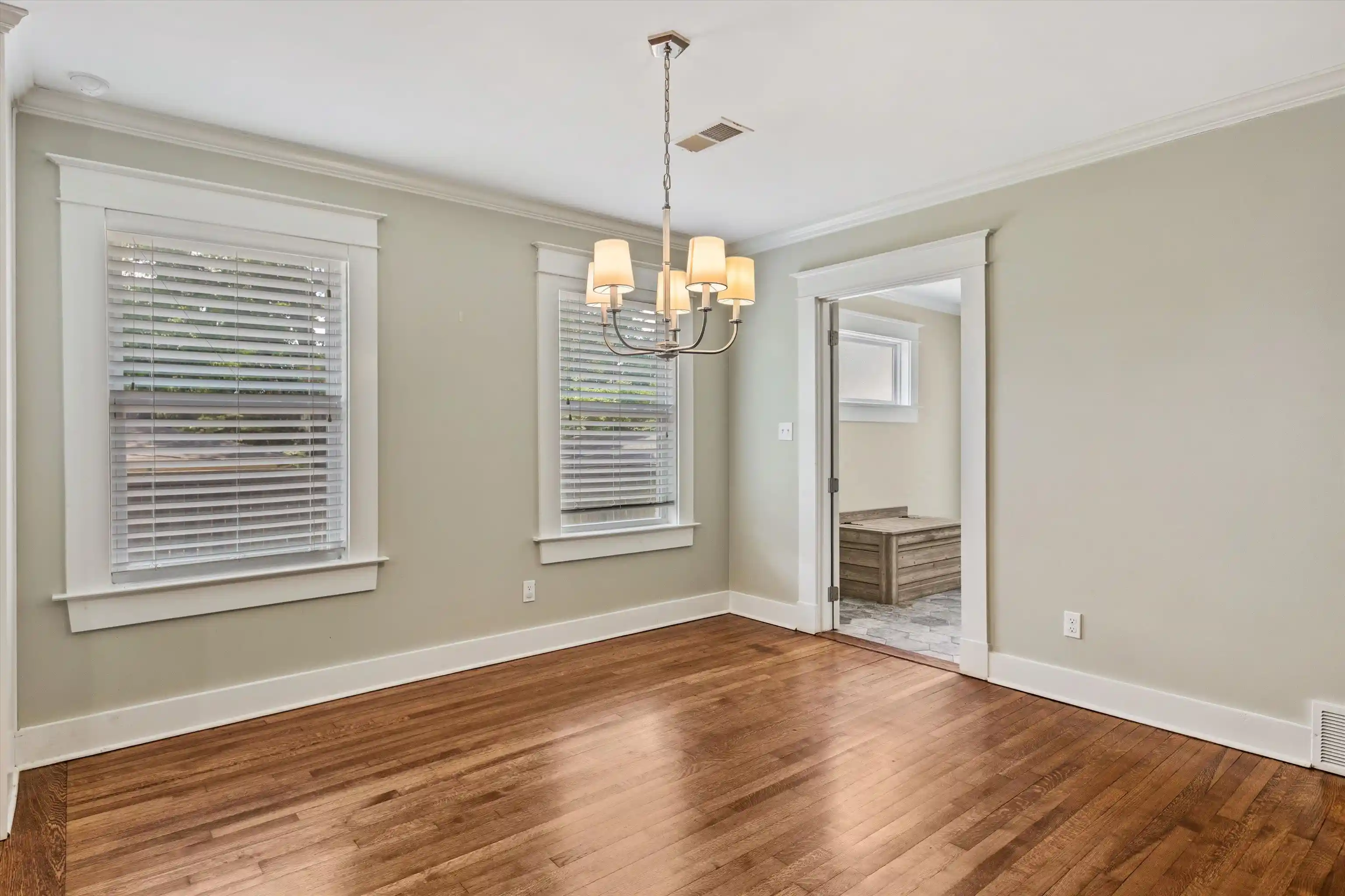Photo 4 of Single family home for sale at 85 S White Sta Rd, Memphis, TN 38117 | MLS# 10225803 | Listing updated on 2026-09-19