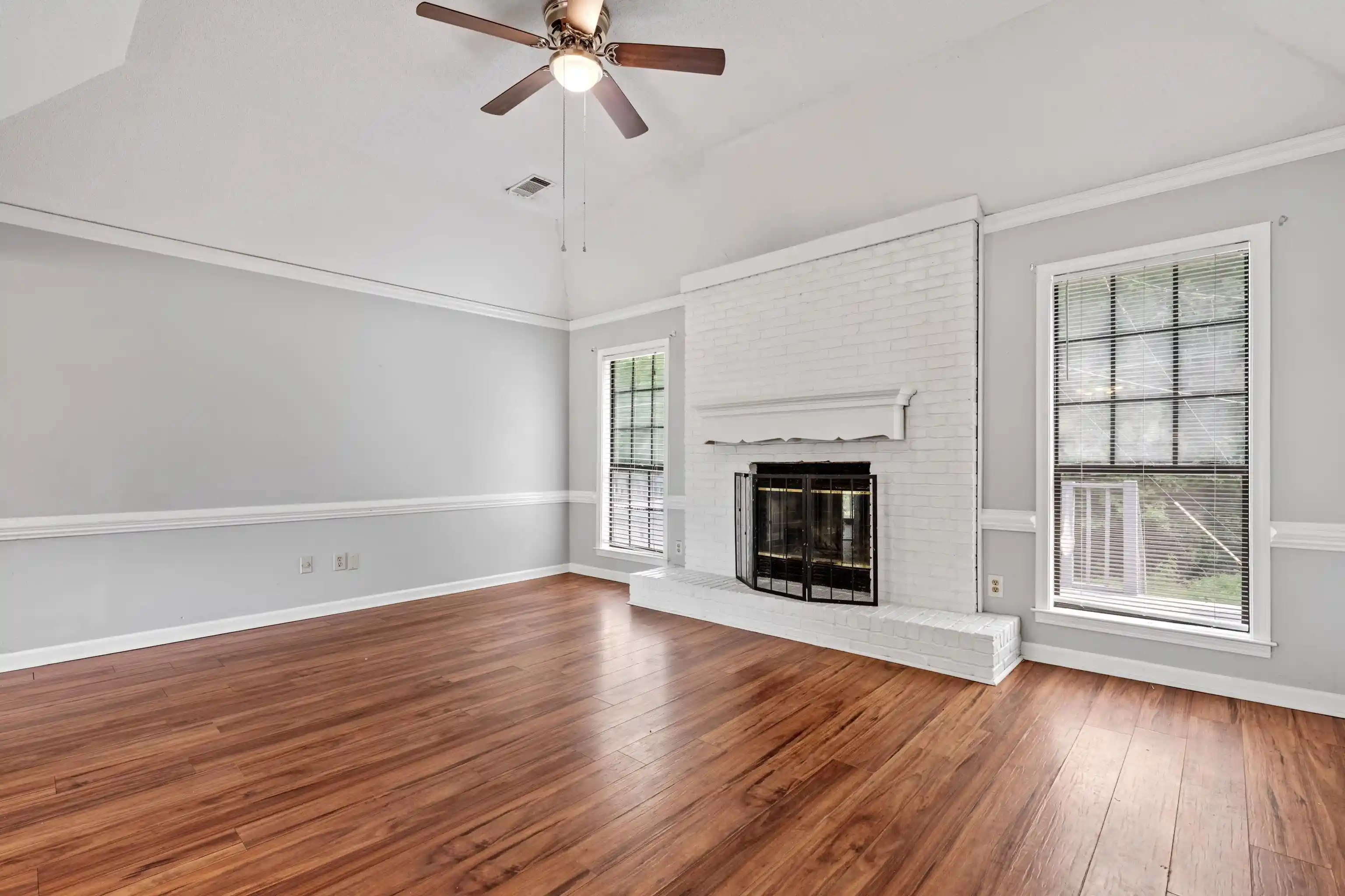 Photo 3 of Sale Pending at 5845 Pepper Xing St, Memphis, TN 38135 | MLS# 10225826 | Listing updated on 2026-09-16