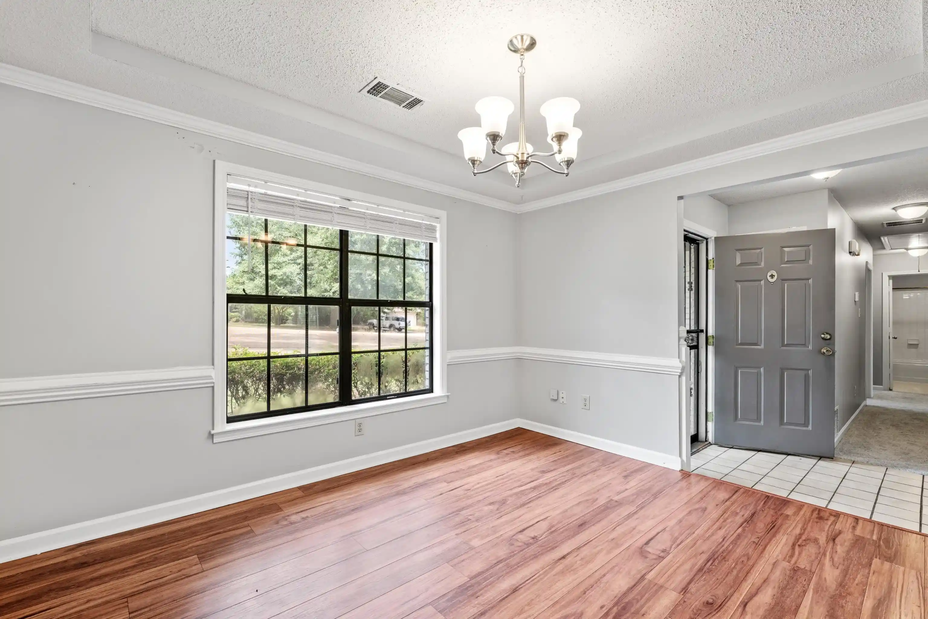 Photo 3 of Sale Pending at 5845 Pepper Xing St, Memphis, TN 38135 | MLS# 10225826 | Listing updated on 2026-09-16