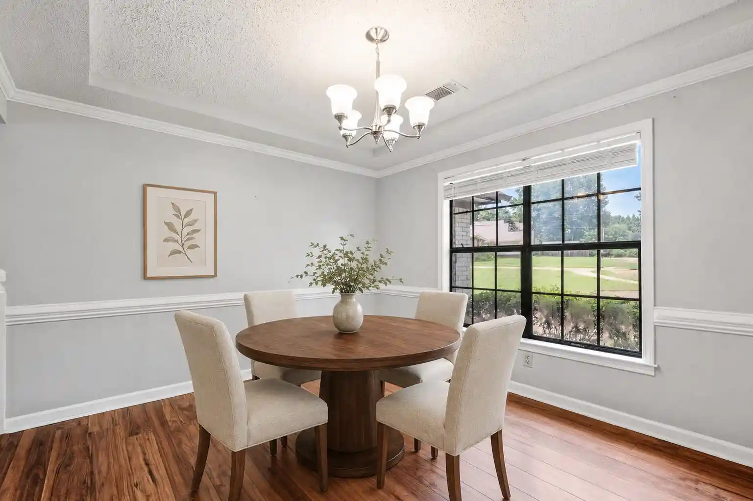 Photo 4 of Sale Pending at 5845 Pepper Xing St, Memphis, TN 38135 | MLS# 10225826 | Listing updated on 2026-09-16