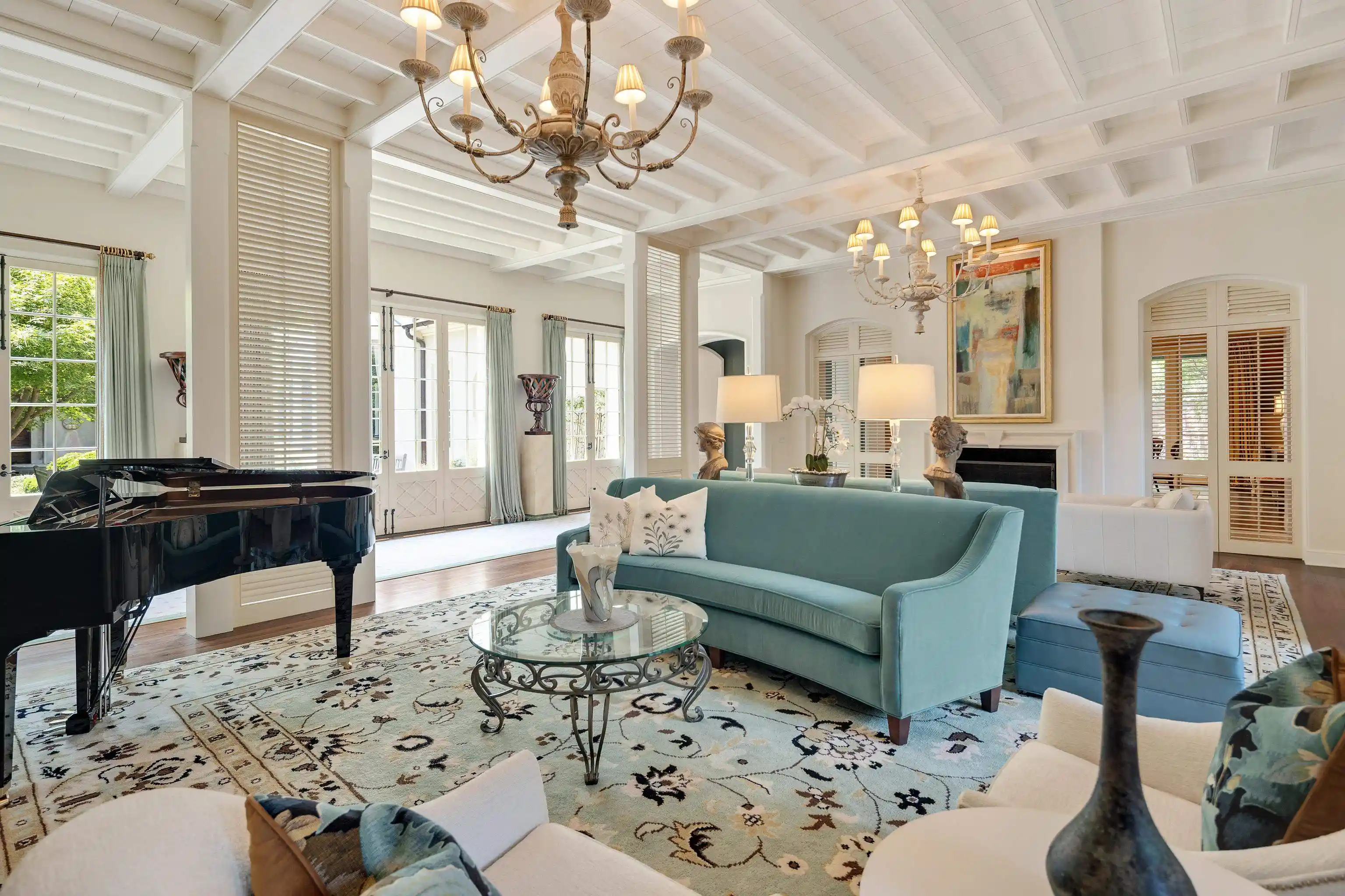 Photo 2 of Mansion for sale at 4351 Tuckahoe Rd, Memphis, TN 38117 | MLS# 10225847 | Listing updated on 2026-09-01