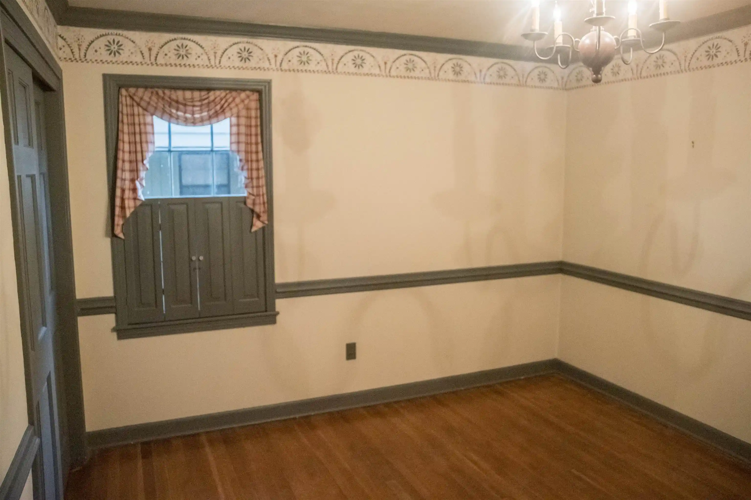 Photo 3 of Sale Pending at 5330 Timmons Ave, Memphis, TN 38119 | MLS# 10225868 | Listing updated on 2026-09-16
