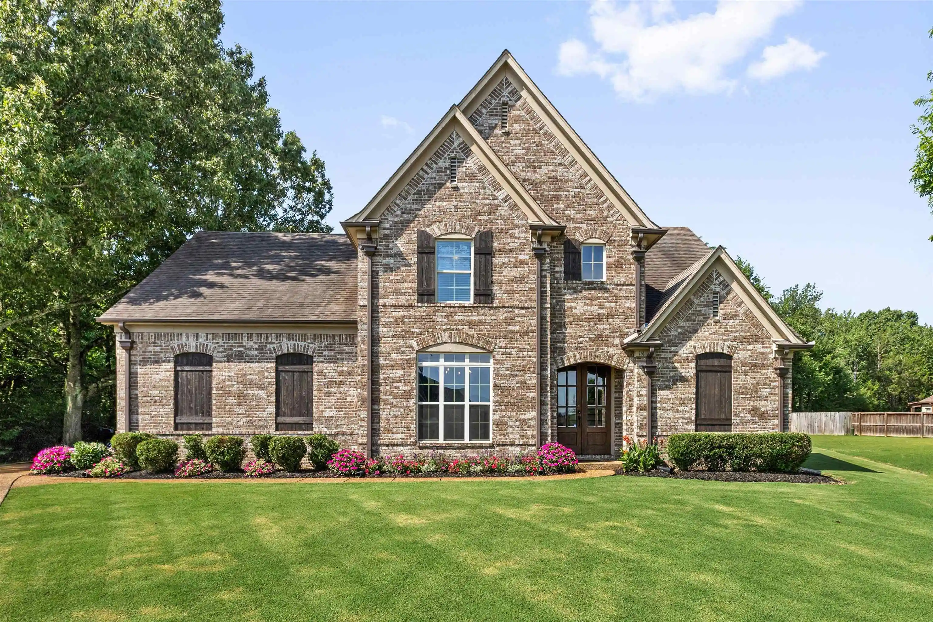 Photo 1 of Sale Pending at 141 Lower Flds Ln, Collierville, TN 38017 | MLS# 10225873 | Listing updated on 2026-08-18