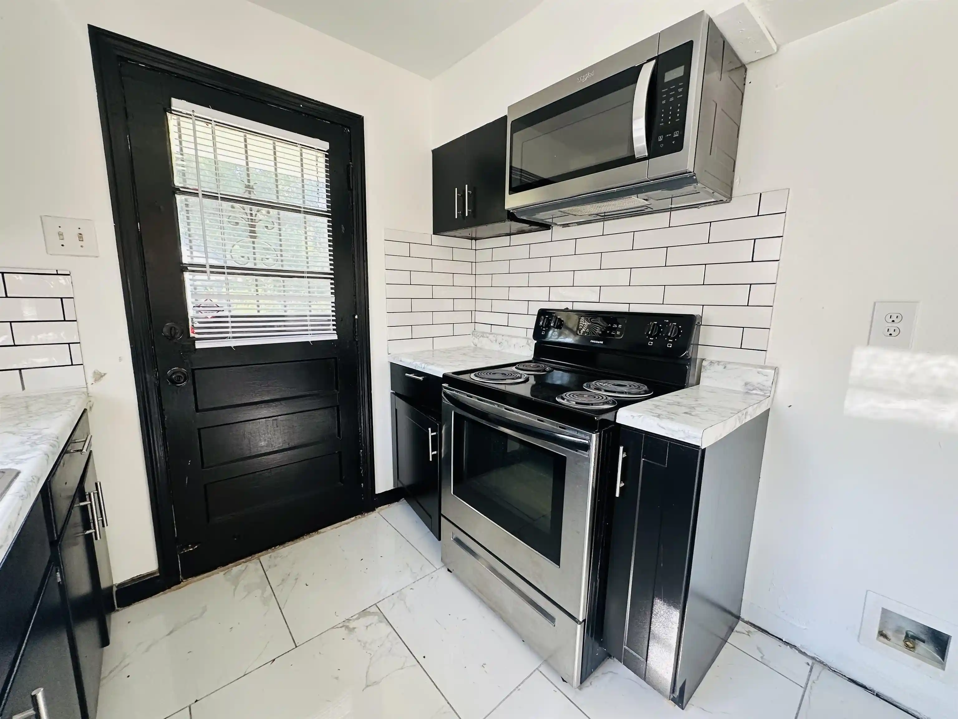 Photo 3 of Single family home for sale at 1773 Greenview Cir, Memphis, TN 38108 | MLS# 10225878 | Listing updated on 2026-09-02