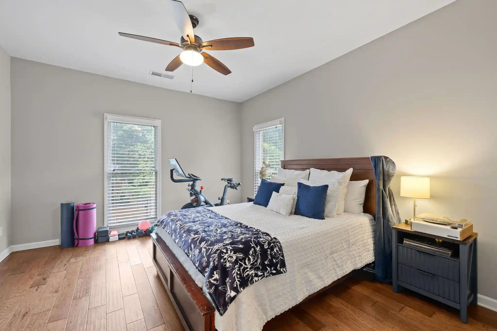 Photo 3 of Sale Pending at 2673 Hunters Forest Dr, Germantown, TN 38138 | MLS# 10225885 | Listing updated on 2026-07-13