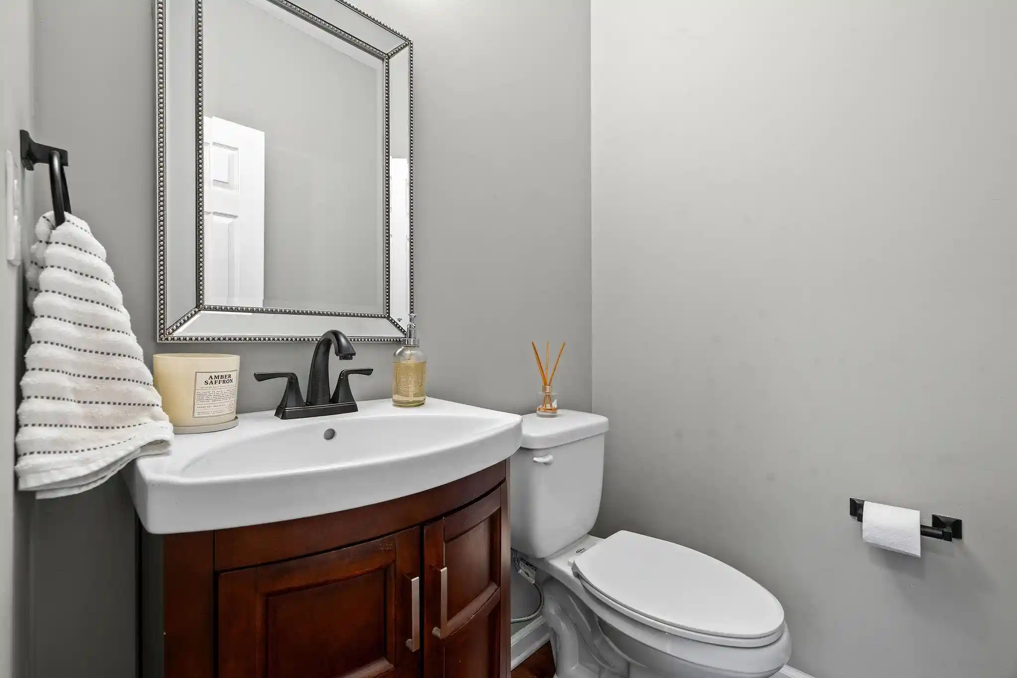 Photo 4 of Sale Pending at 2673 Hunters Forest Dr, Germantown, TN 38138 | MLS# 10225885 | Listing updated on 2026-07-13