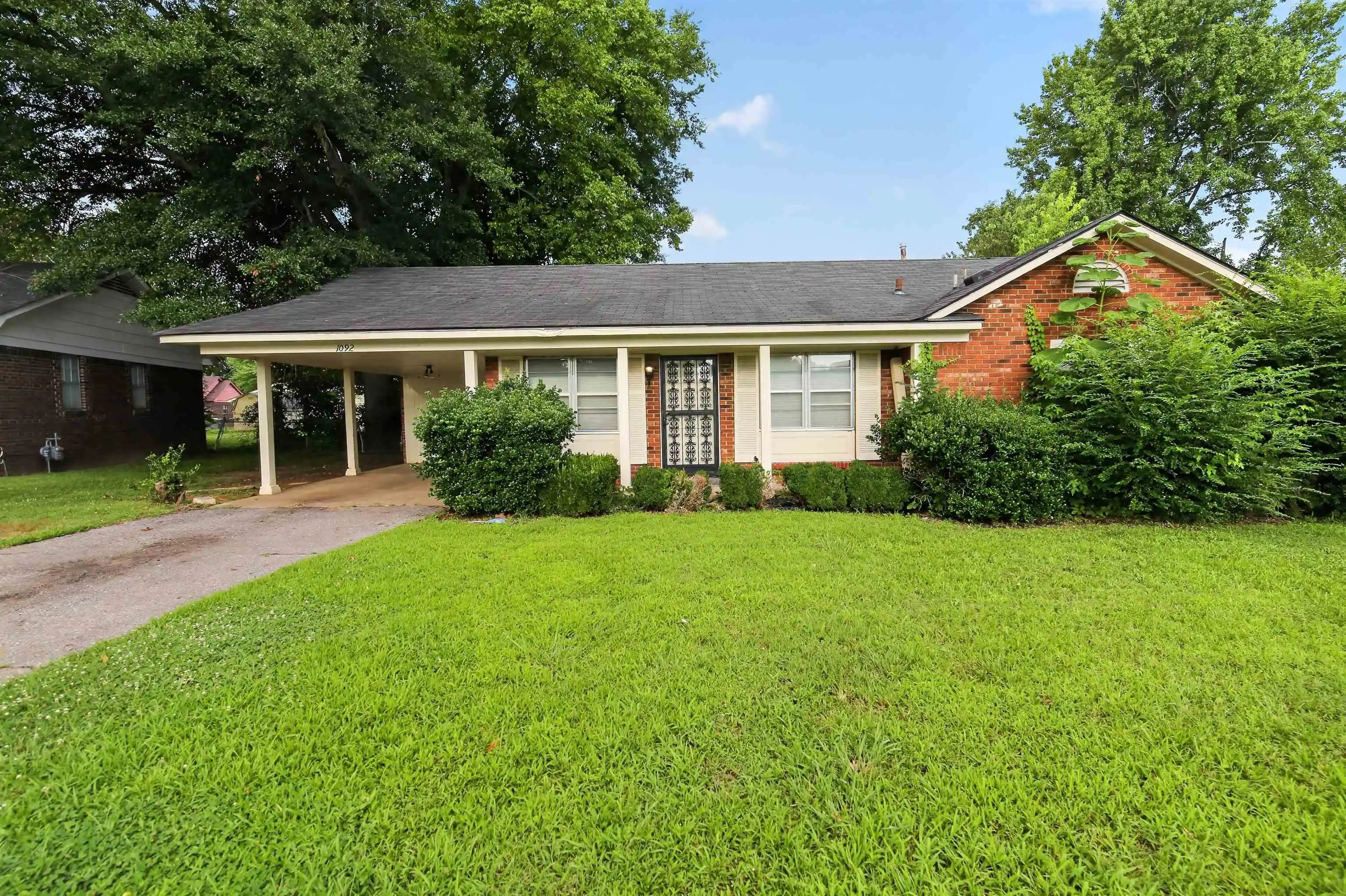 Photo 1 of Sale Pending at 1092 Quailrun Ln, Memphis, TN 38109 | MLS# 10225889 | Listing updated on 2026-09-10