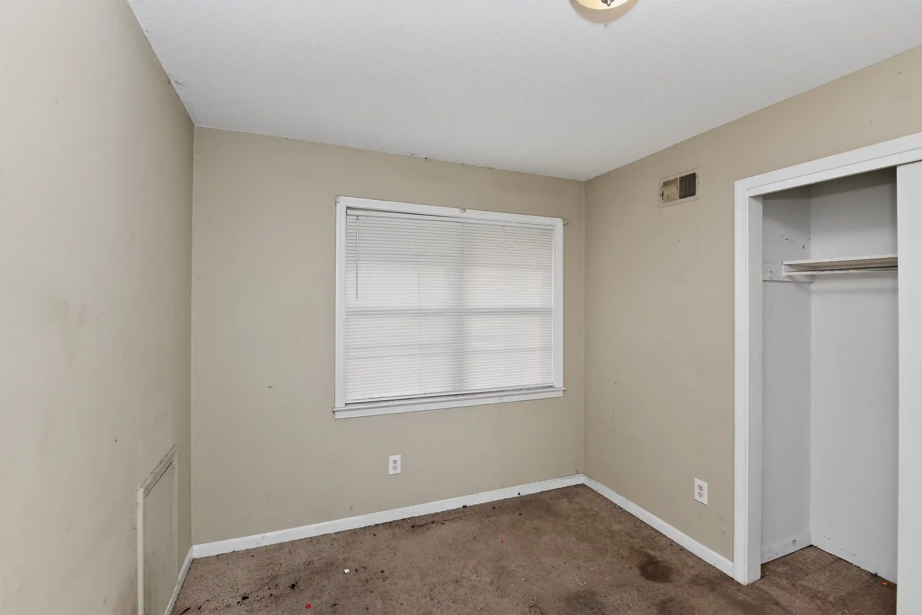 Photo 4 of Sale Pending at 1092 Quailrun Ln, Memphis, TN 38109 | MLS# 10225889 | Listing updated on 2026-09-10