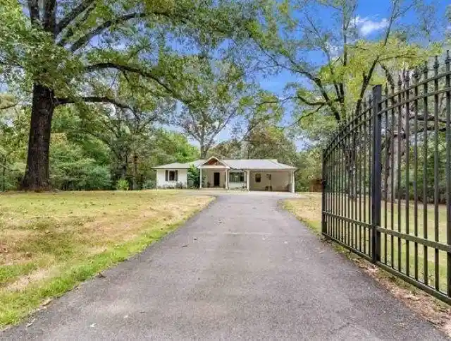 2nd image of 1050 N Reid Hooker Rd, Eads, TN 38028 | MLS# 10225900