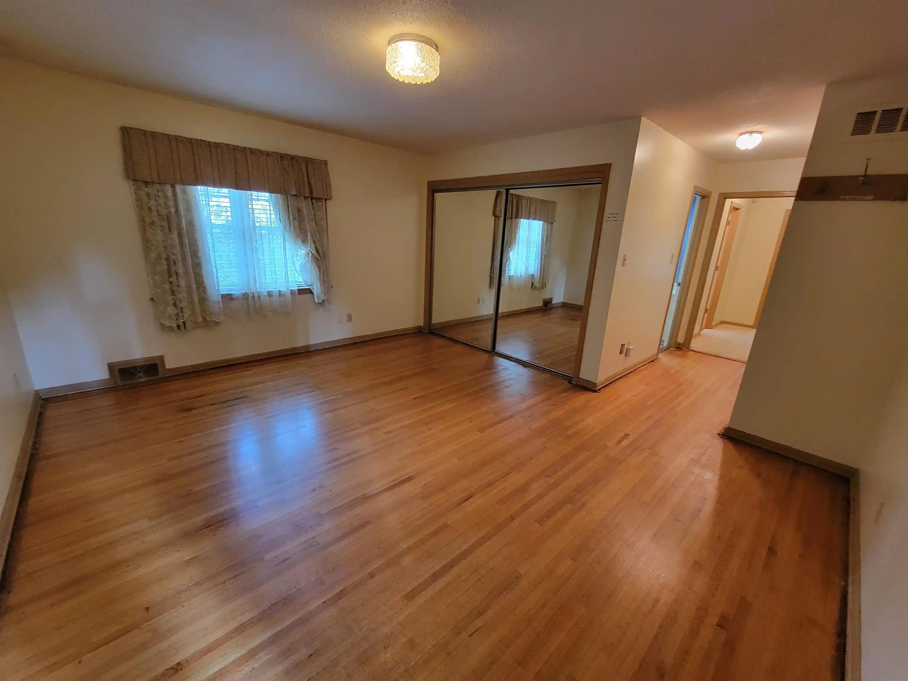 Photo 3 of Single family home for sale at 6404 Messick Rd, Memphis, TN 38119 | MLS# 10225917 | Listing updated on 2026-09-04