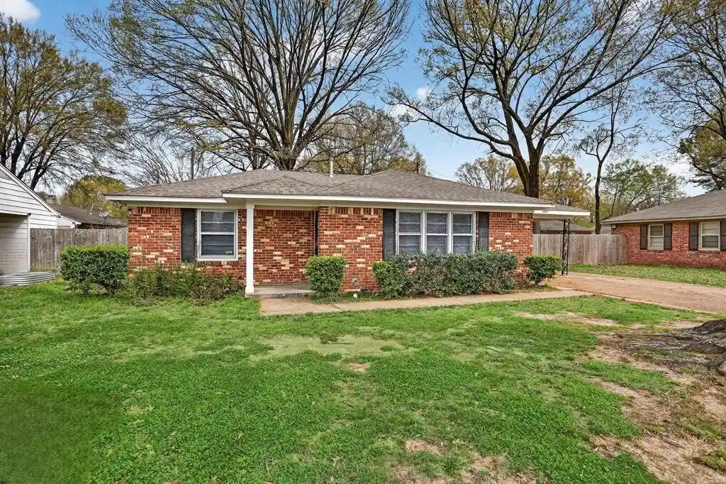 Photo 1 of Single family home for sale at 4928 Willow Rd, Memphis, TN 38117 | MLS# 10225926 | Listing updated on 2026-09-02