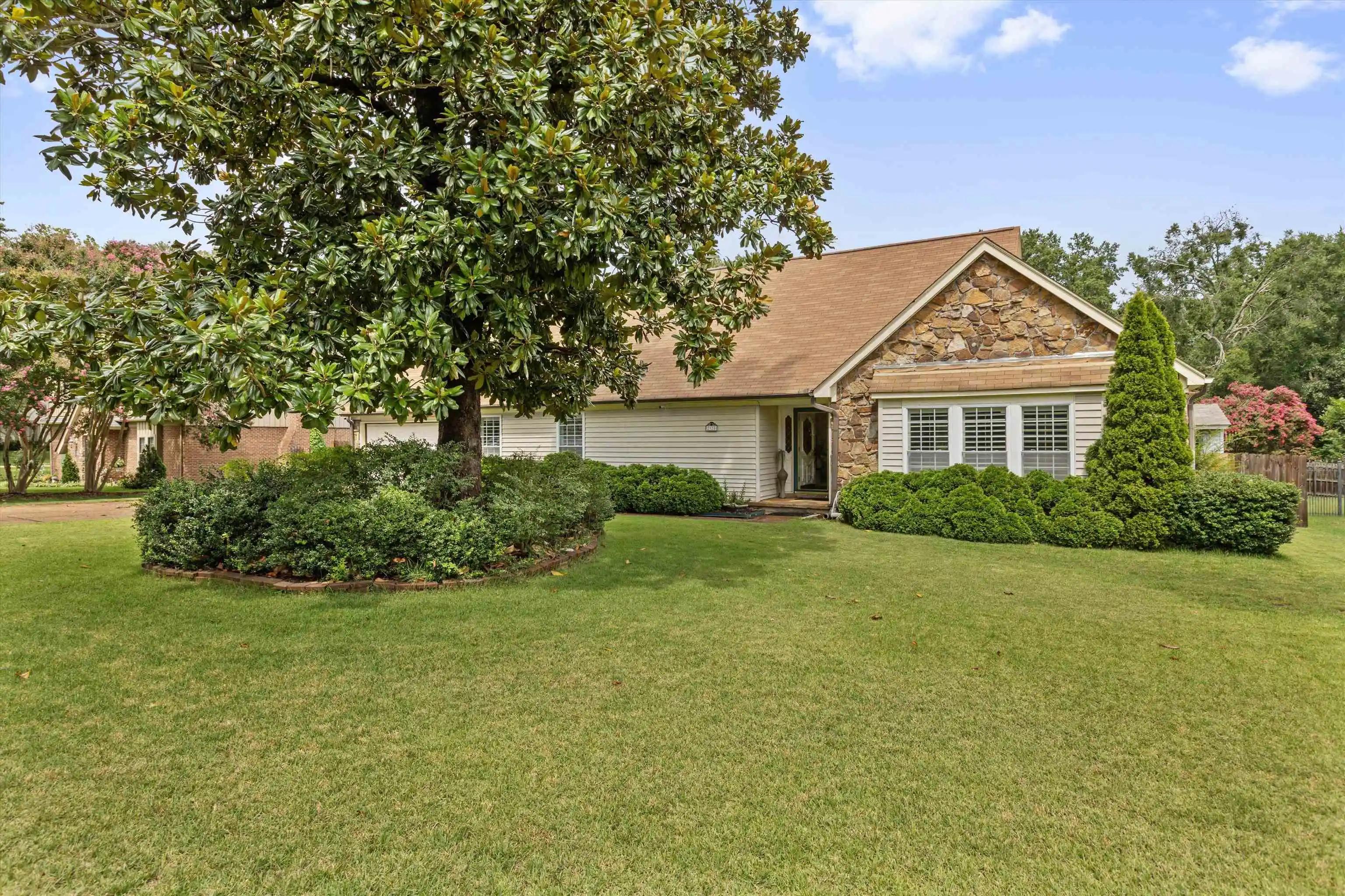 1st image of 2928 Sandy Creek Dr, Germantown, TN 38138 | MLS# 10225940