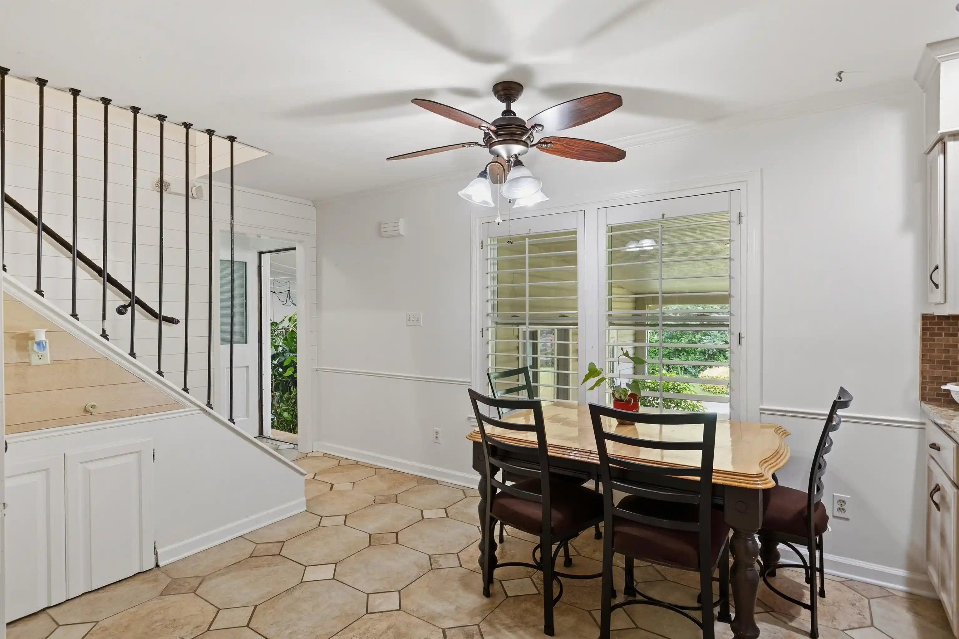 2nd image of 2928 Sandy Creek Dr, Germantown, TN 38138 | MLS# 10225940