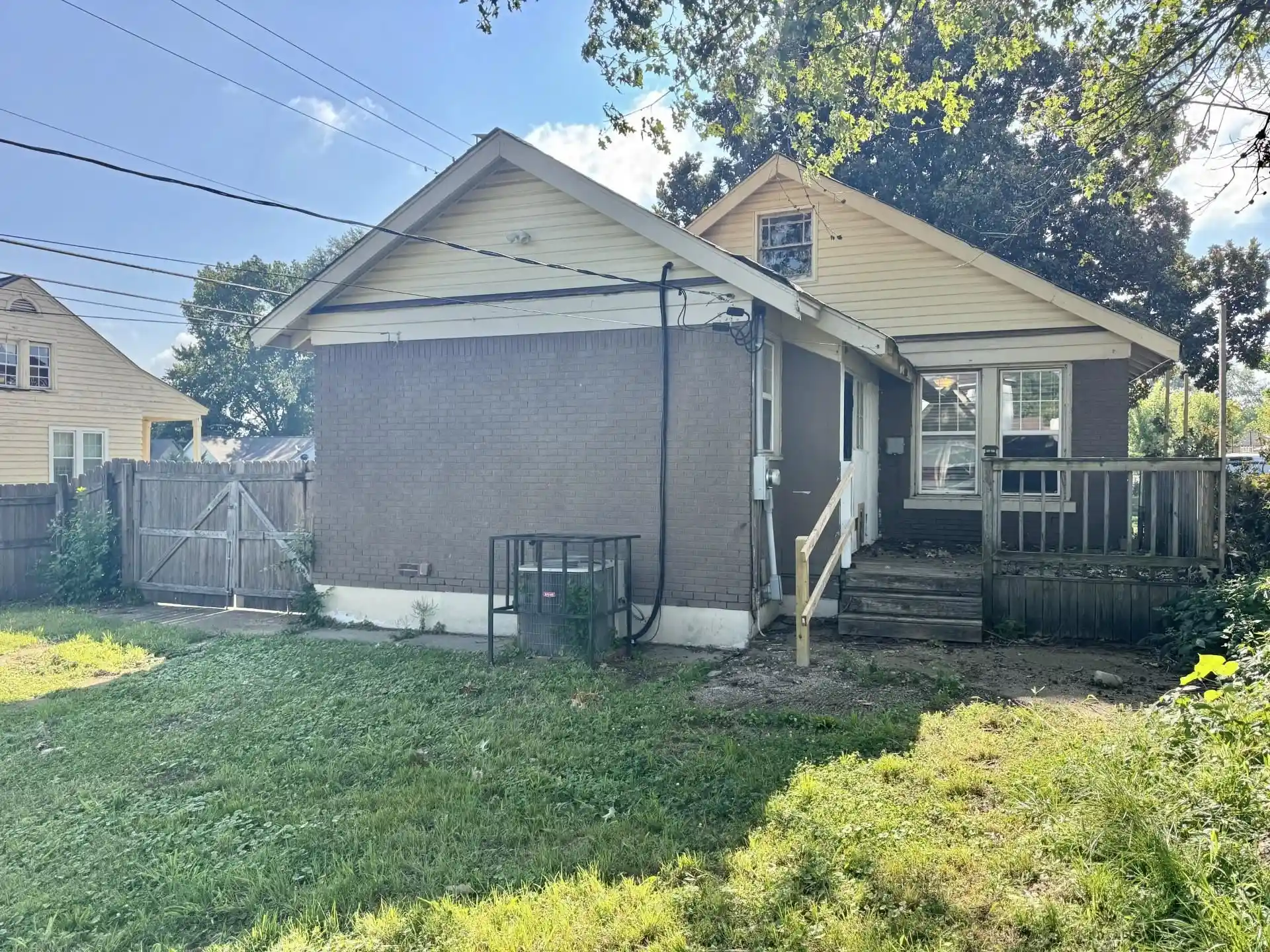 Photo 4 of Single family home for sale at 855 Dickinson St, Memphis, TN 38107 | MLS# 10225944 | Listing updated on 2026-09-15