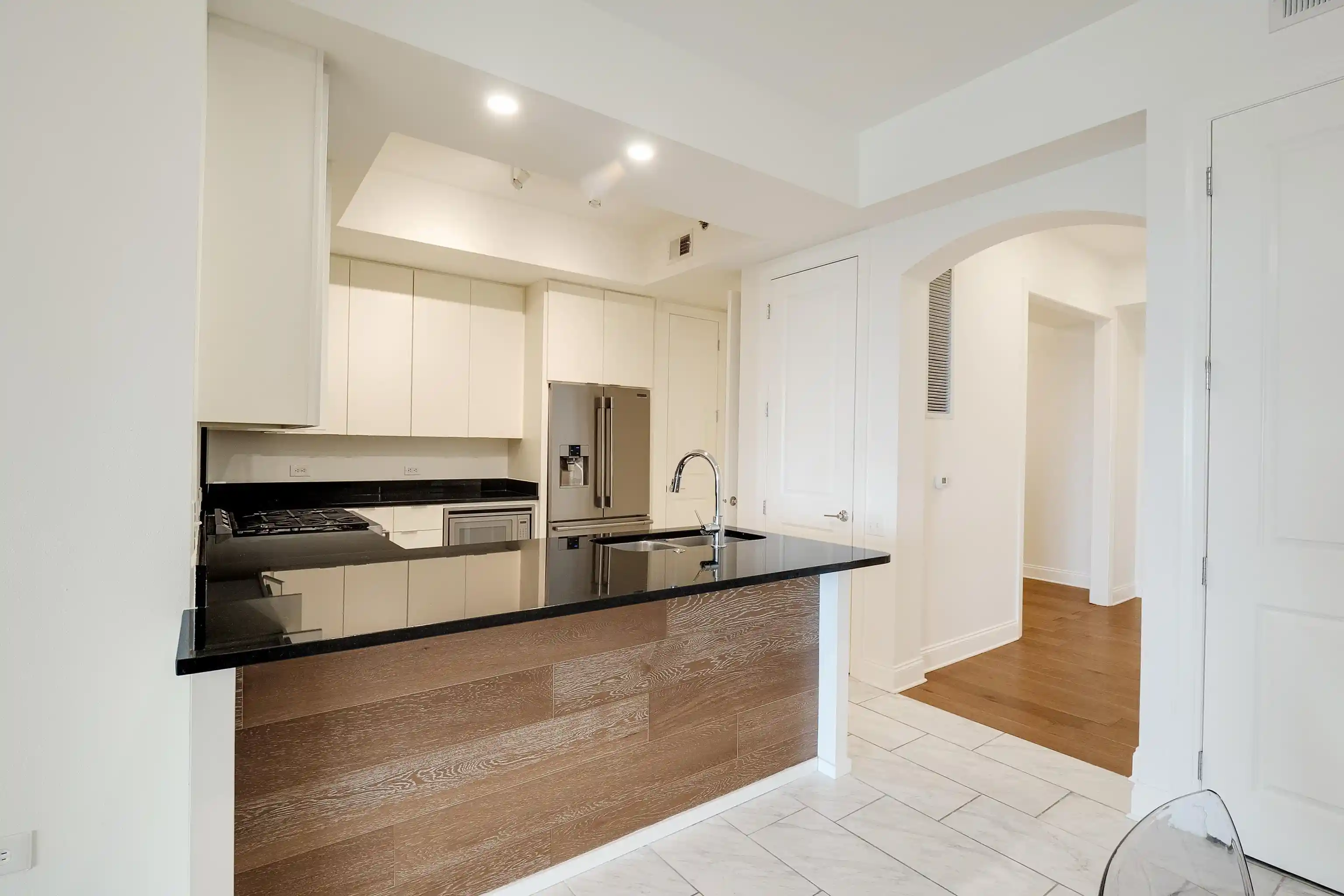 Photo 3 of Condo for sale at 717 Riverside Dr #1004, Memphis, TN 38103 | MLS# 10225949 | Listing updated on 2026-09-29