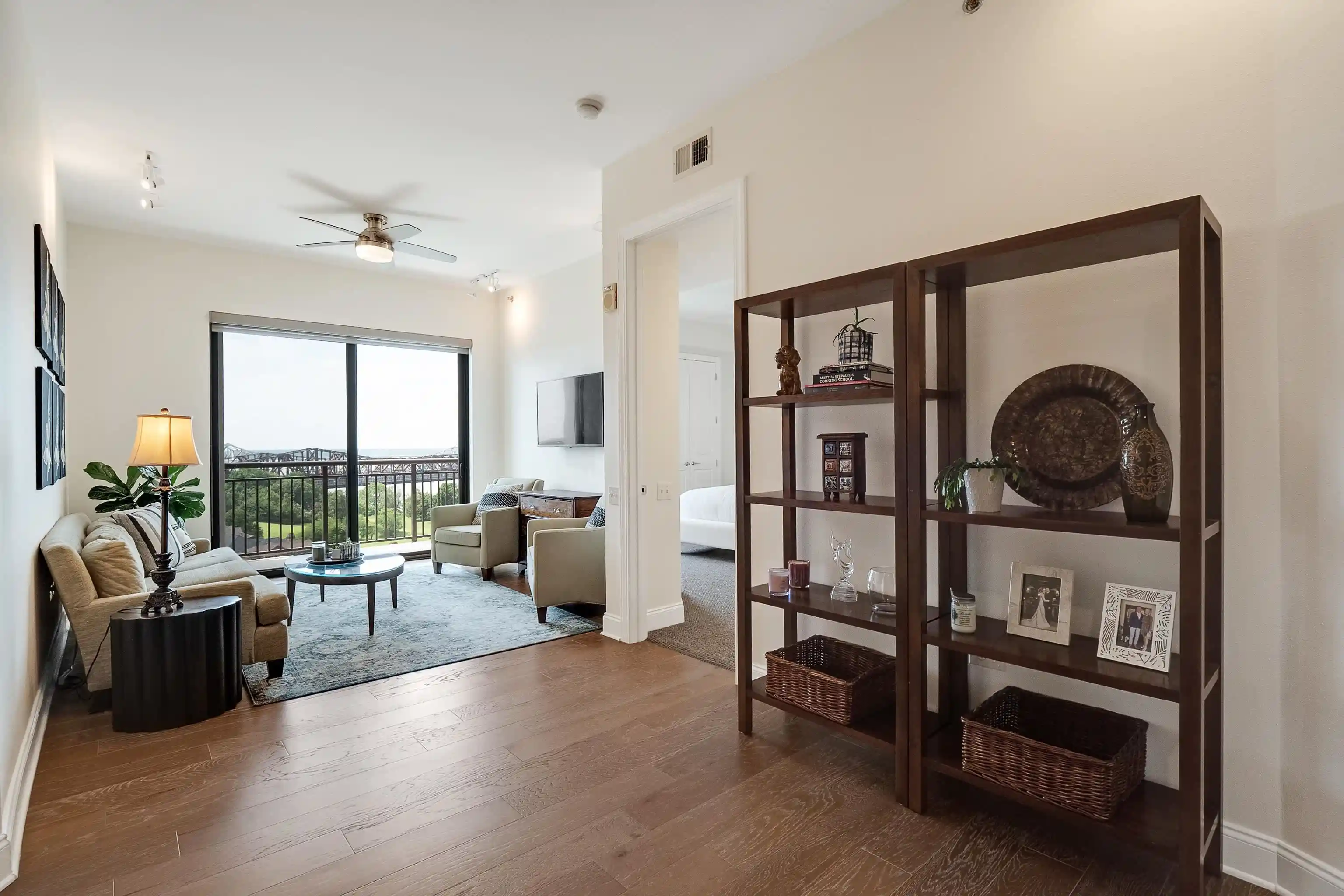 Photo 4 of Condo for sale at 717 Riverside Dr #1004, Memphis, TN 38103 | MLS# 10225949 | Listing updated on 2026-09-29