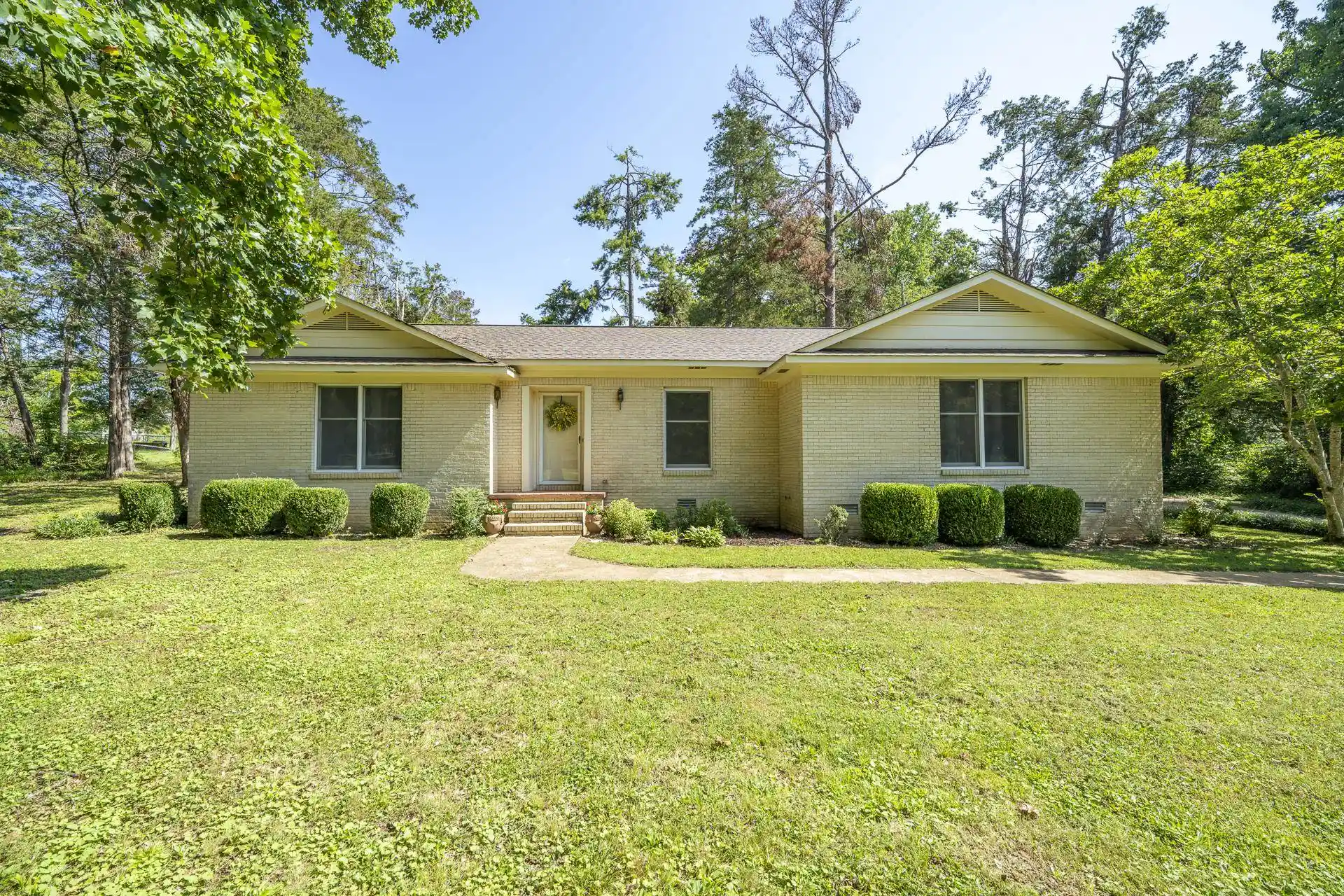 1st image of 70 Holt St, Savannah, TN 38372 | MLS# 10225963