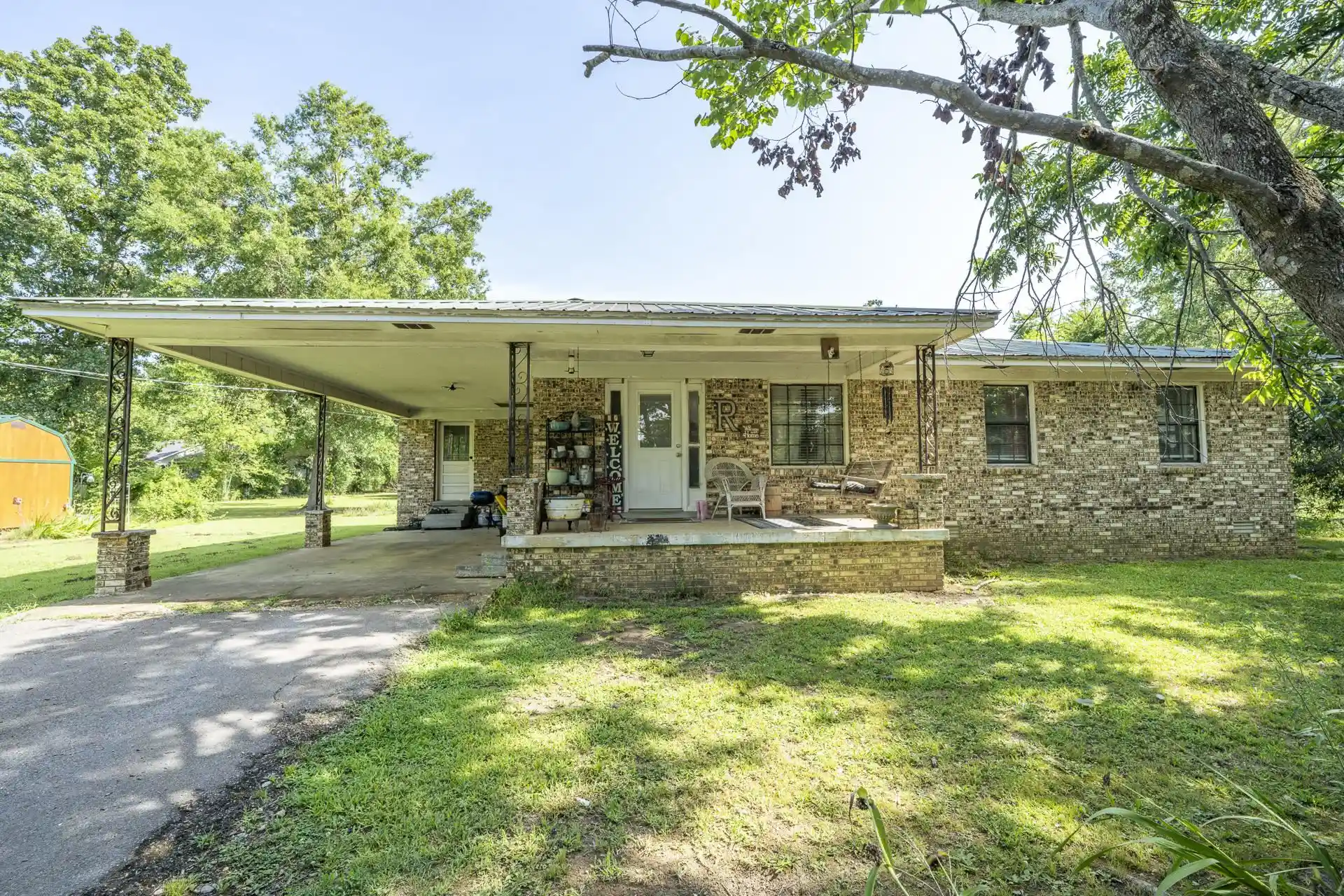 Photo 1 of Sale Pending at 261 Macon St, Savannah, TN 38372 | MLS# 10225965 | Listing updated on 2026-08-12