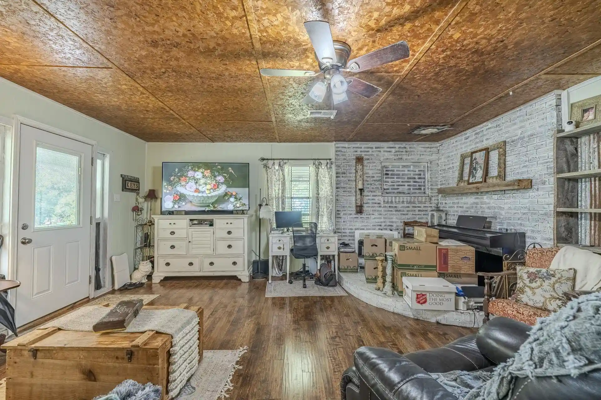 Photo 2 of Sale Pending at 261 Macon St, Savannah, TN 38372 | MLS# 10225965 | Listing updated on 2026-08-12