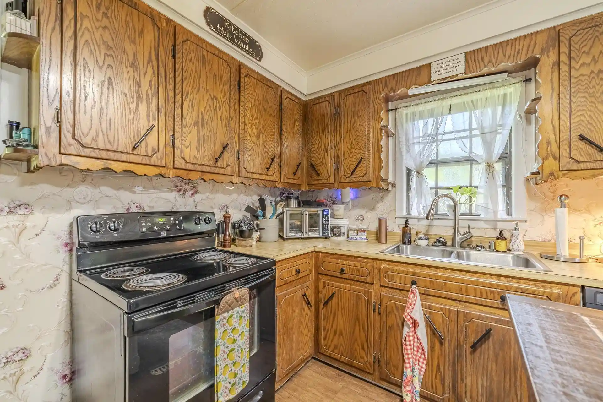 Photo 4 of Sale Pending at 261 Macon St, Savannah, TN 38372 | MLS# 10225965 | Listing updated on 2026-08-12