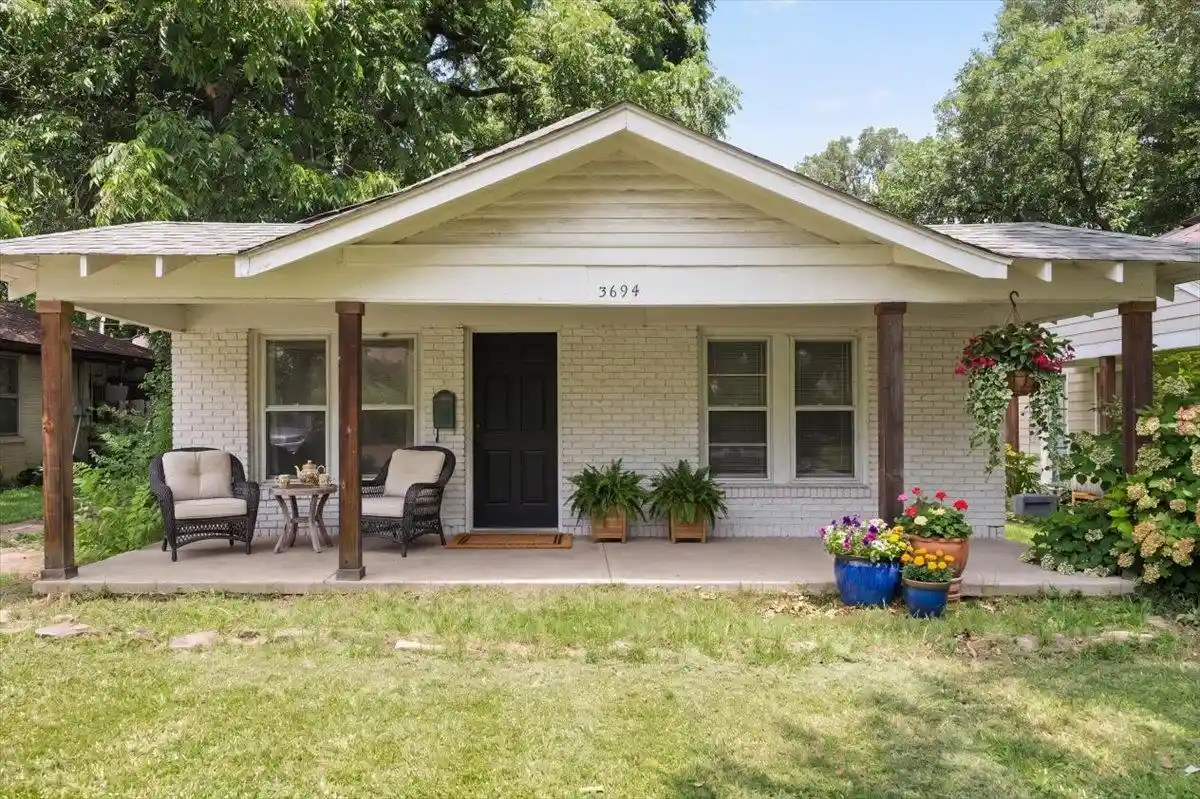 Photo 1 of Single family home for sale at 3694 Douglass Ave, Memphis, TN 38111 | MLS# 10225984 | Listing updated on 2026-09-02
